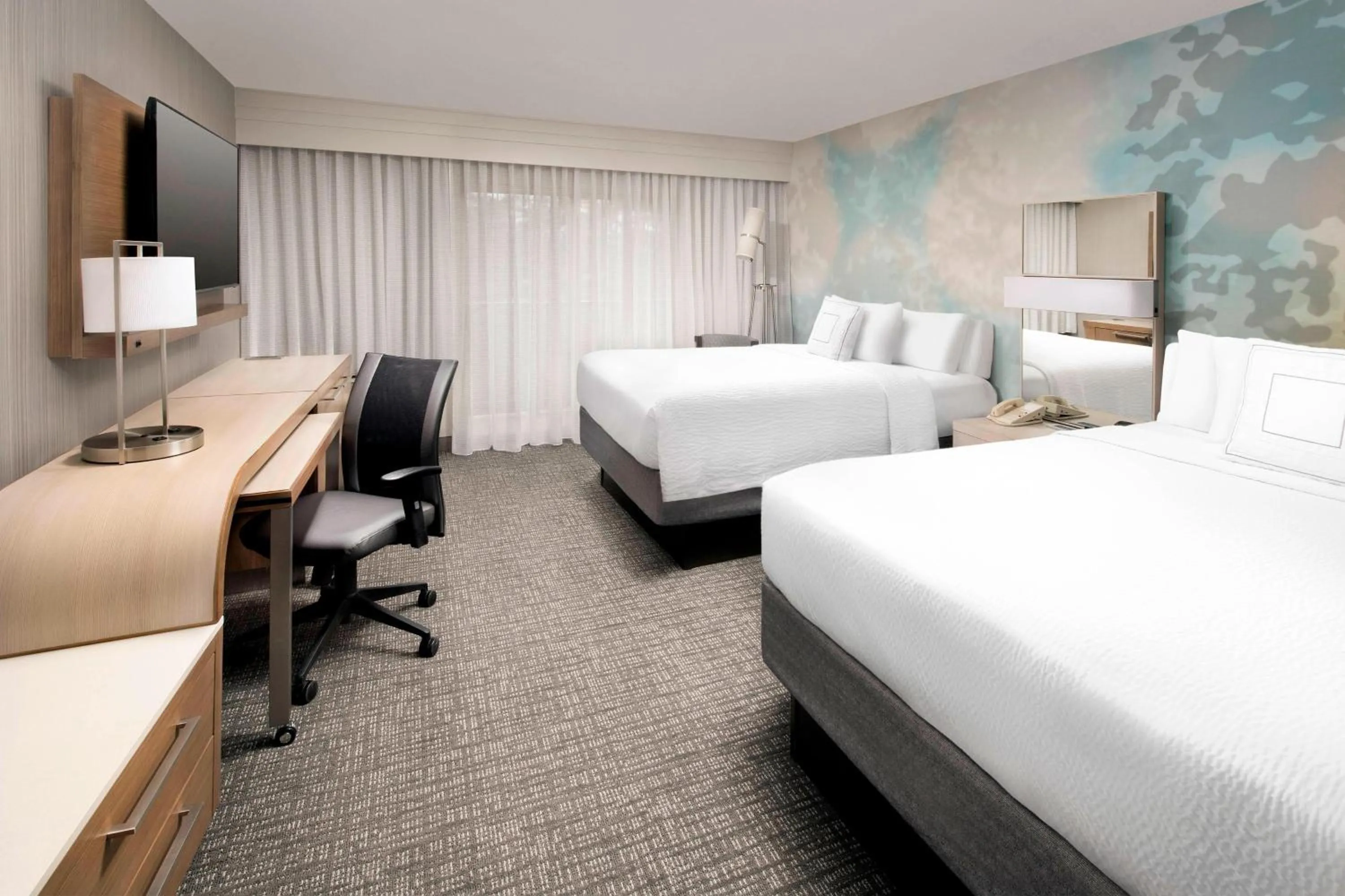 Photo of the whole room, Bed in Courtyard by Marriott Portland Hillsboro