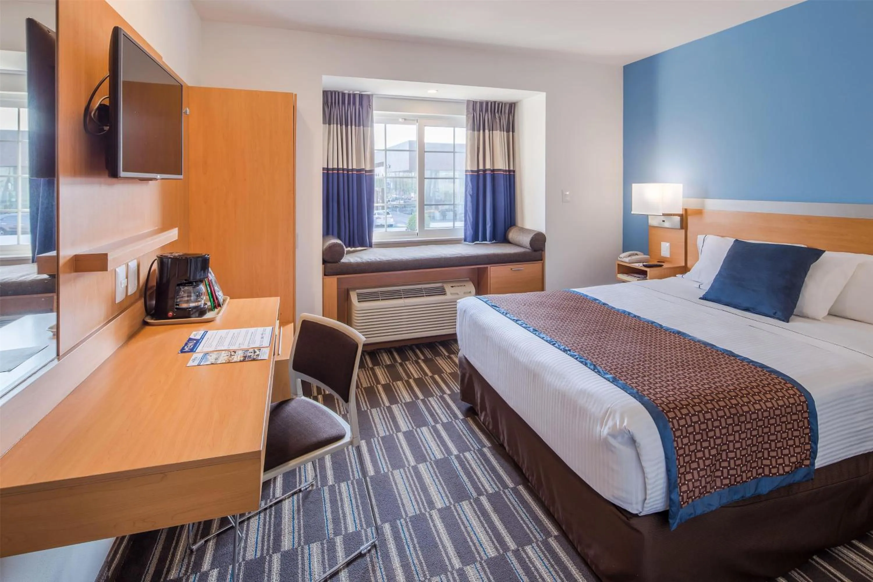 Photo of the whole room, Bed in Microtel Inn & Suites by Wyndham Culiacán