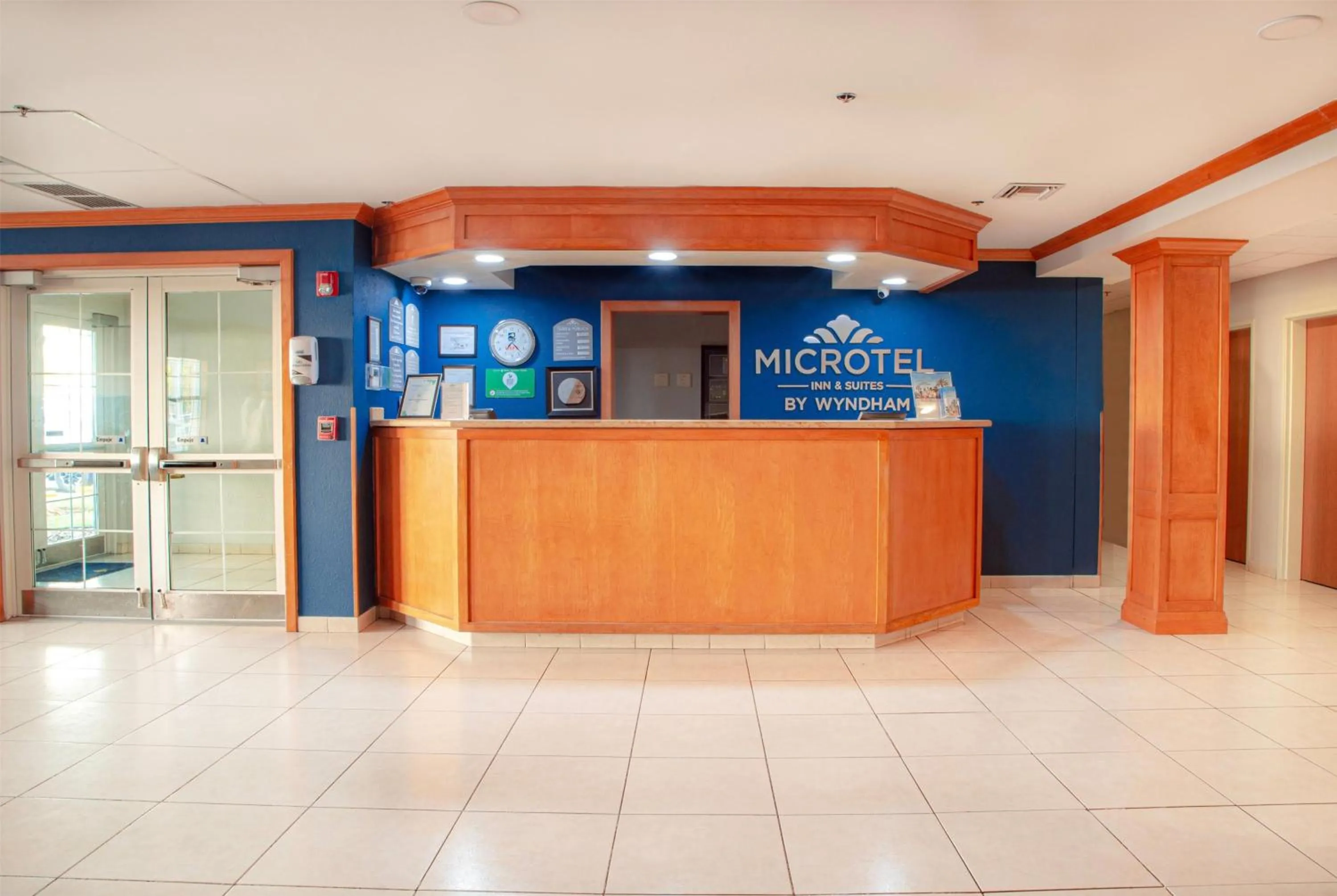 Lobby or reception in Microtel Inn & Suites by Wyndham Culiacán