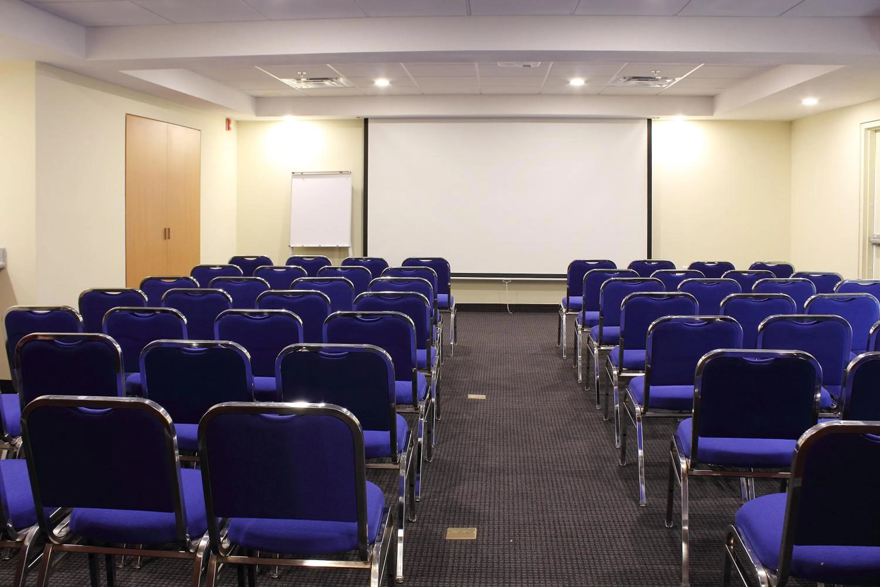 Meeting/conference room in Microtel Inn & Suites by Wyndham Culiacán