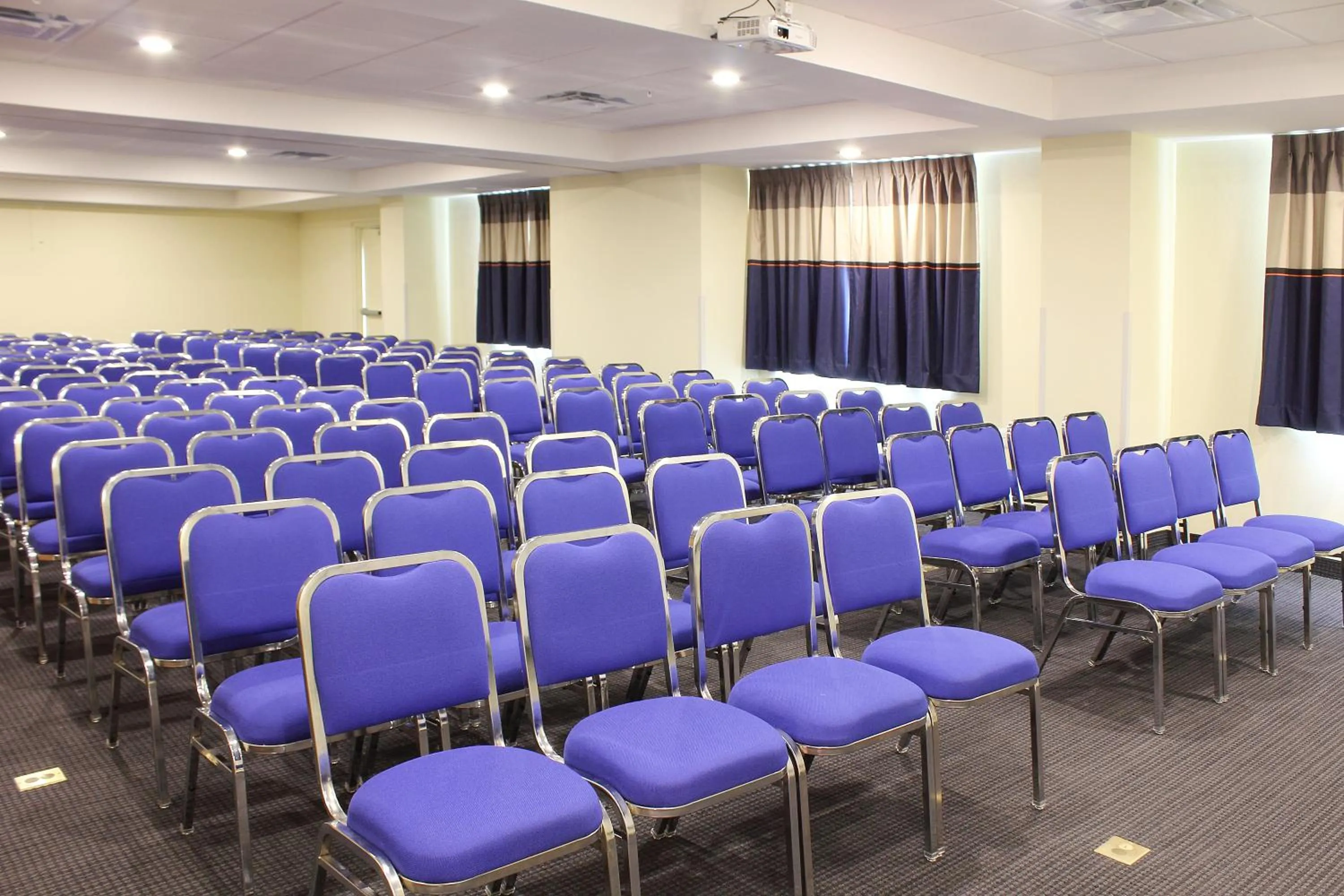 Meeting/conference room in Microtel Inn & Suites by Wyndham Culiacán