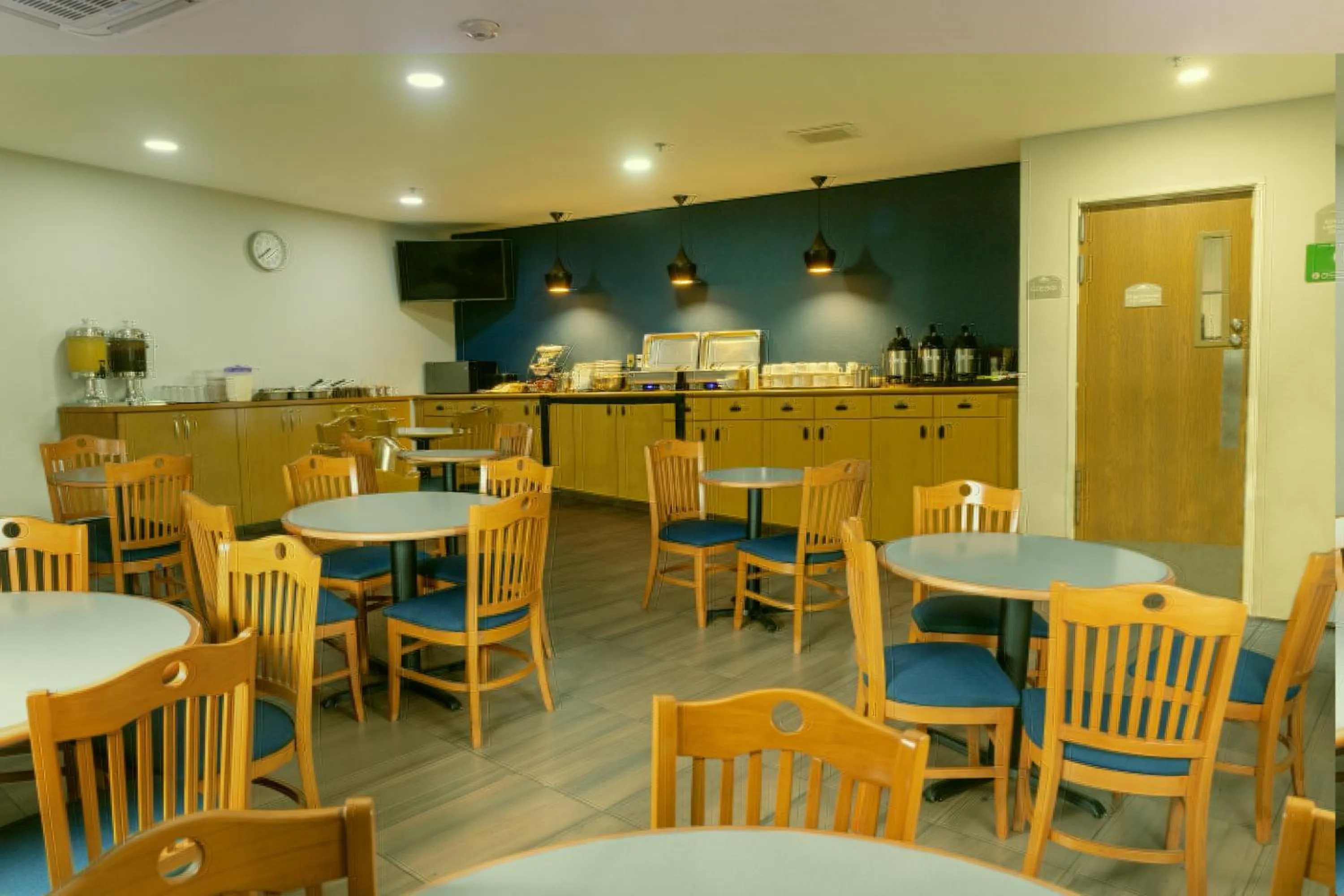 Restaurant/places to eat in Microtel Inn & Suites by Wyndham Culiacán