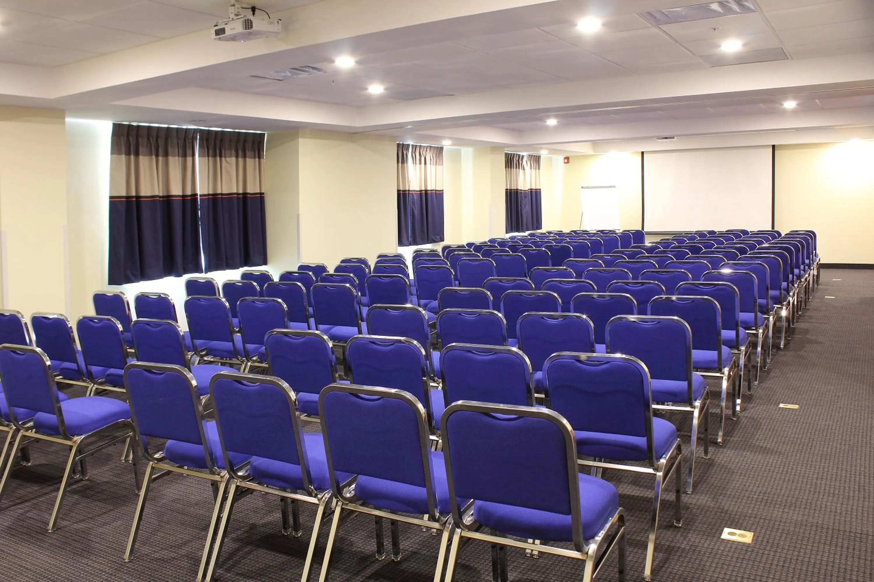 Meeting/conference room in Microtel Inn & Suites by Wyndham Culiacán