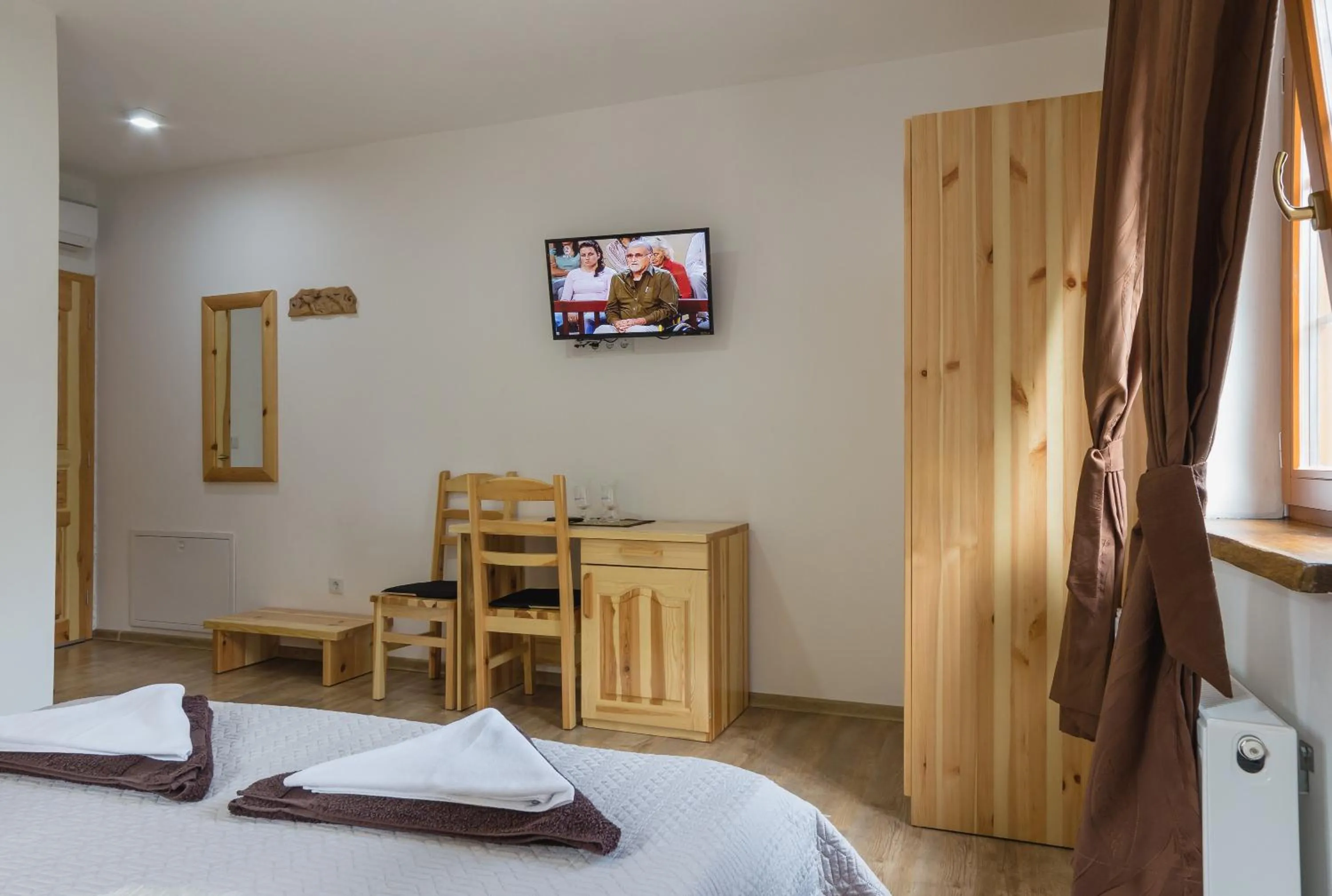 Bed in Rustic Lodge Plitvice