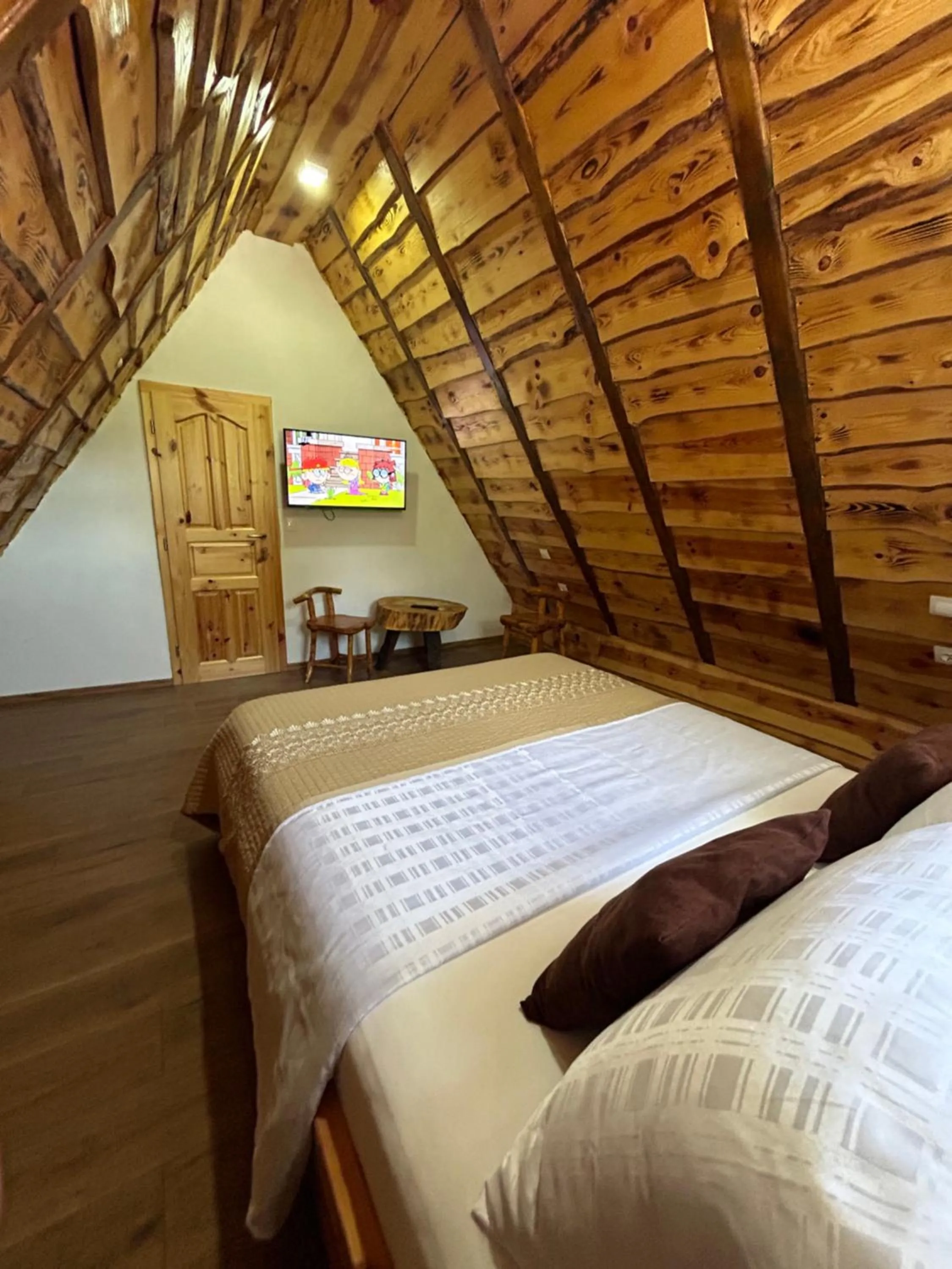 Bed in Rustic Lodge Plitvice