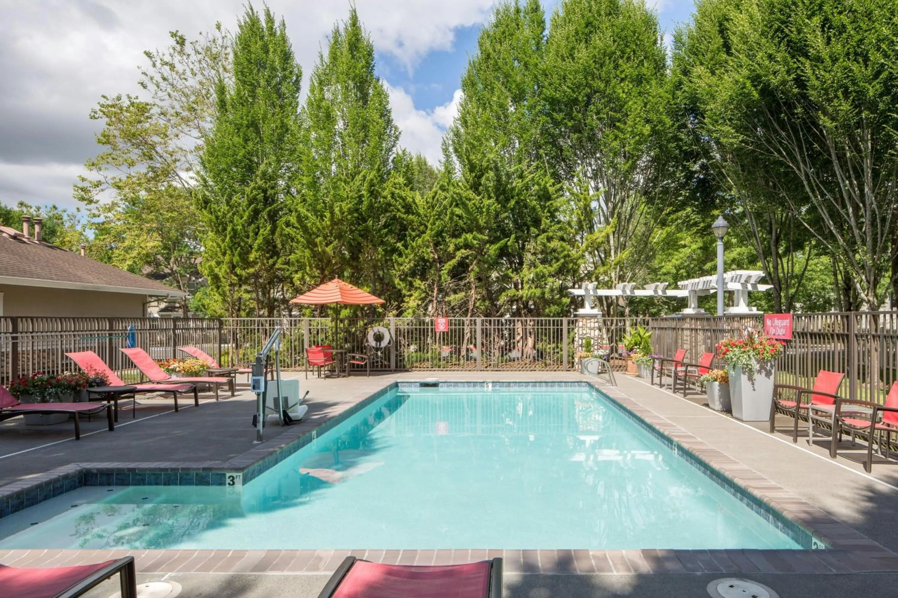 Swimming pool in TownePlace Suites by Marriott Portland Hillsboro