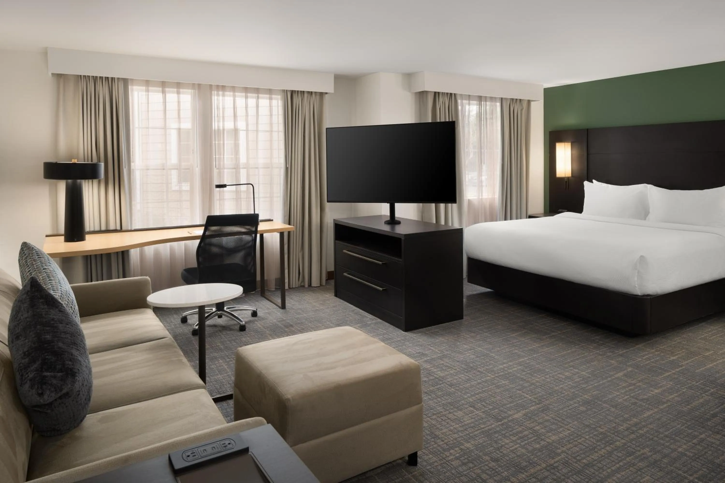 Living room, Bed in Residence Inn Portland Hillsboro