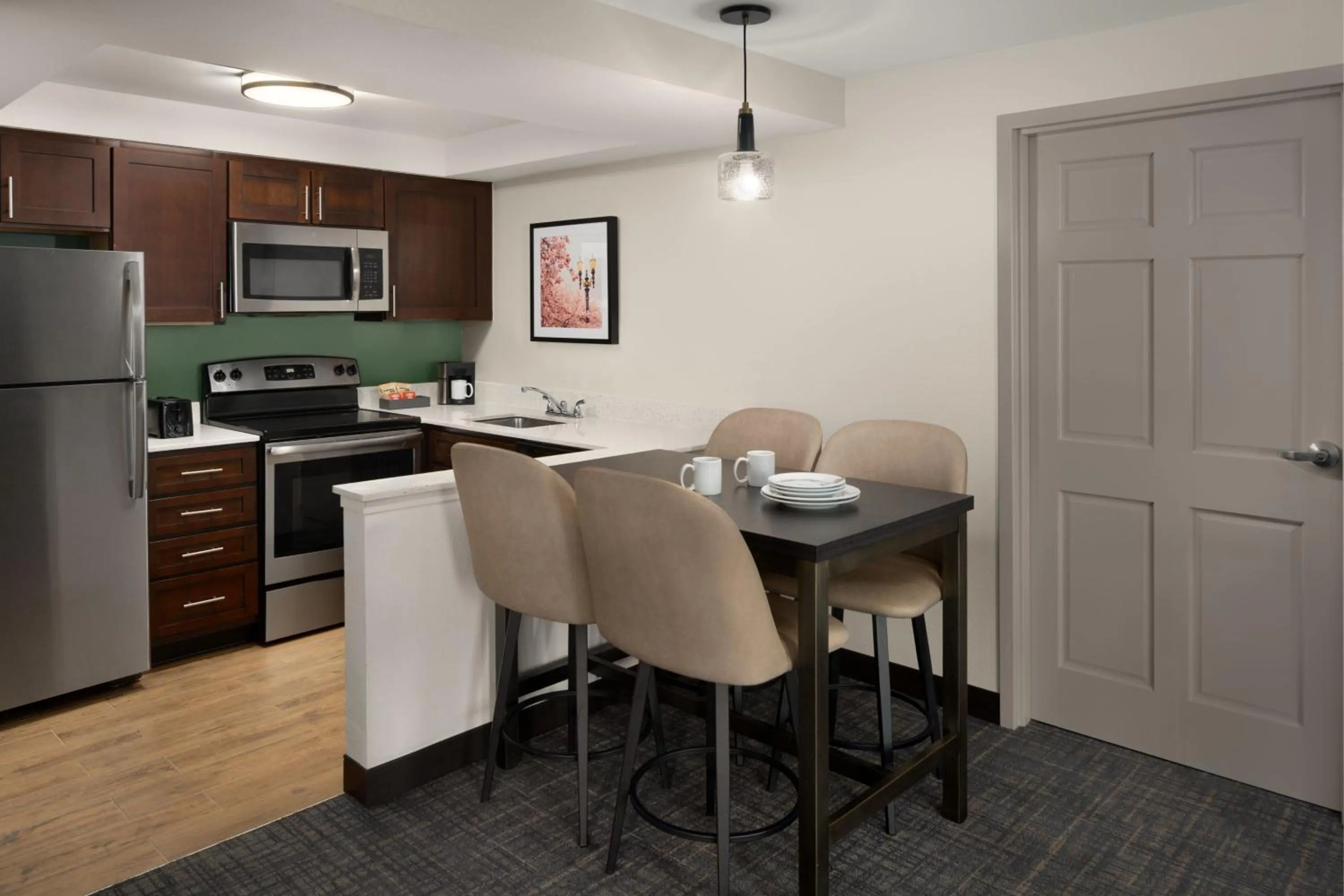 Kitchen or kitchenette in Residence Inn Portland Hillsboro