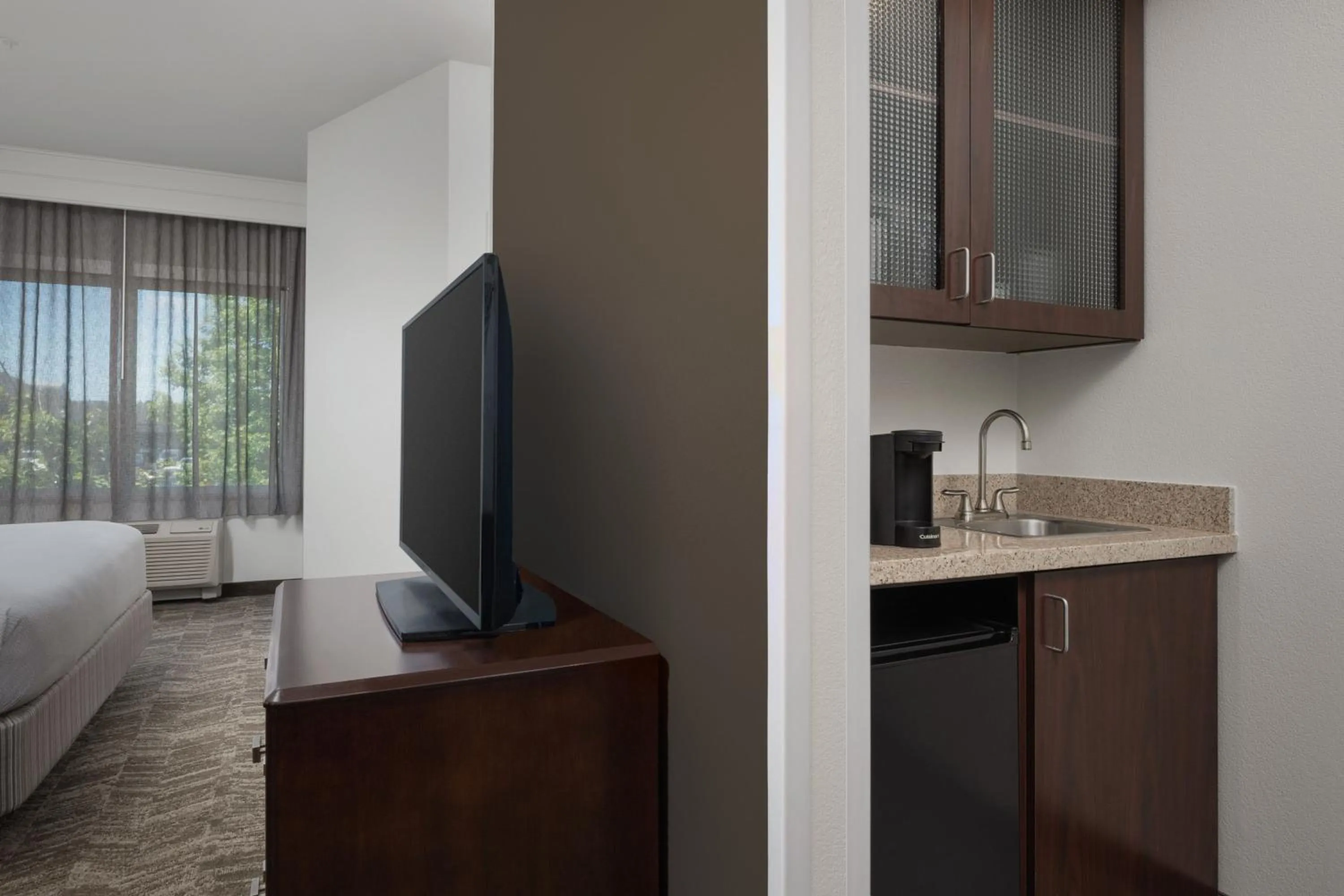 Kitchen or kitchenette, Bed in SpringHill Suites by Marriott Portland Vancouver