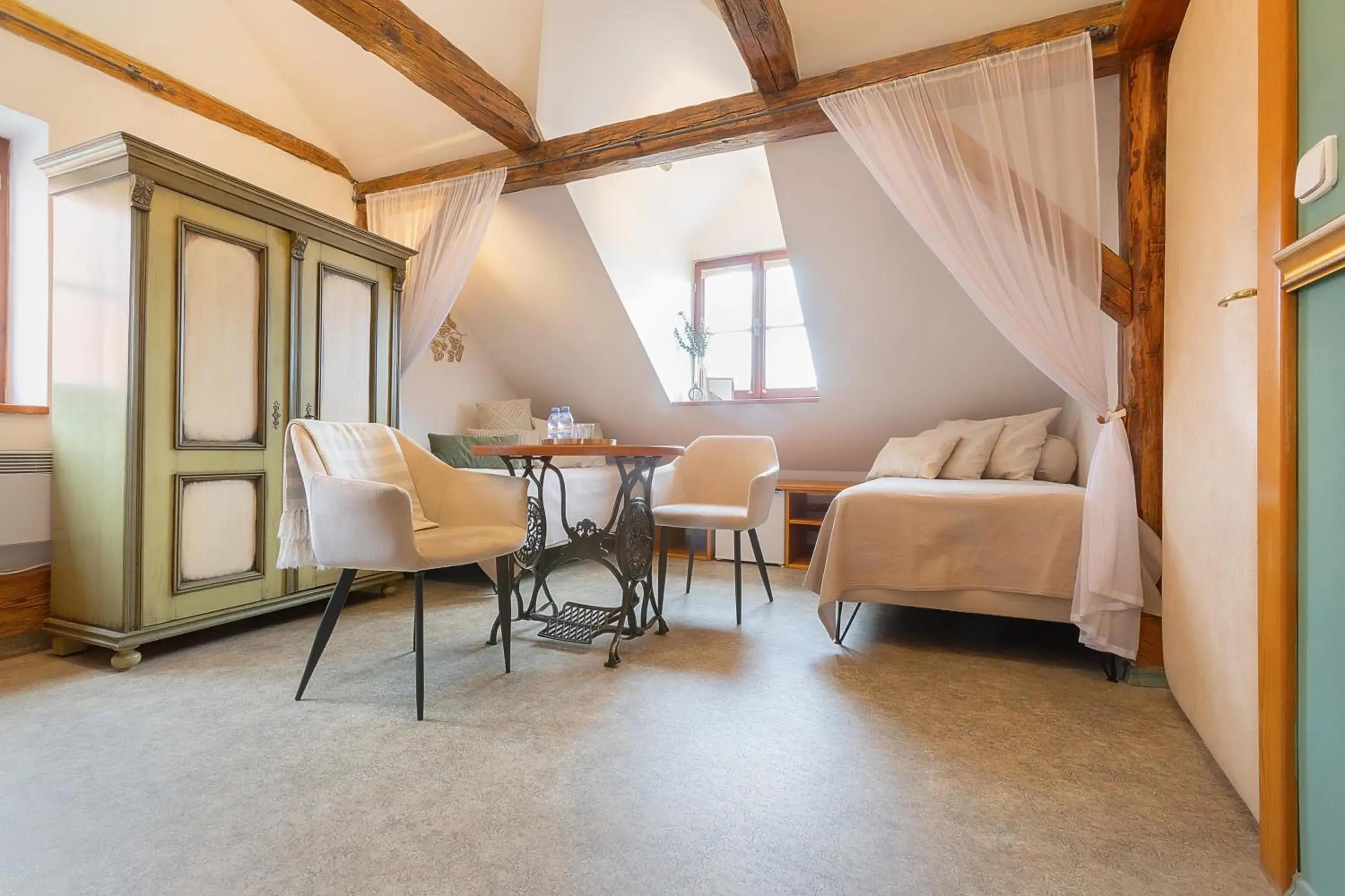 Attic Deluxe Room with King Size Bed and Bath in Wellness Pension Ametyst Attic Deluxe Room with King Size Bed and Bath in Wellness Pension Ametyst