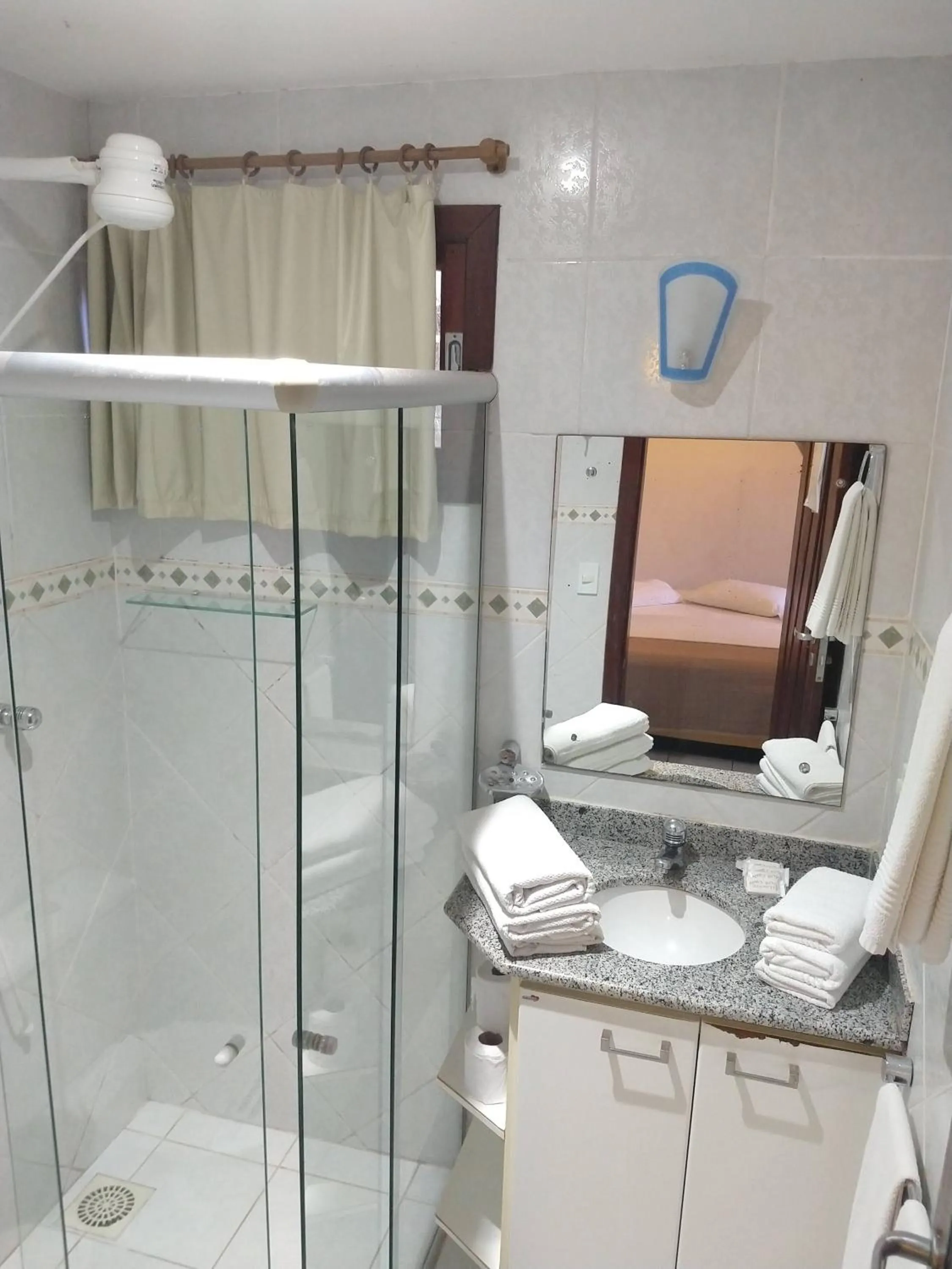 Shower in Apart Hotel Serantes