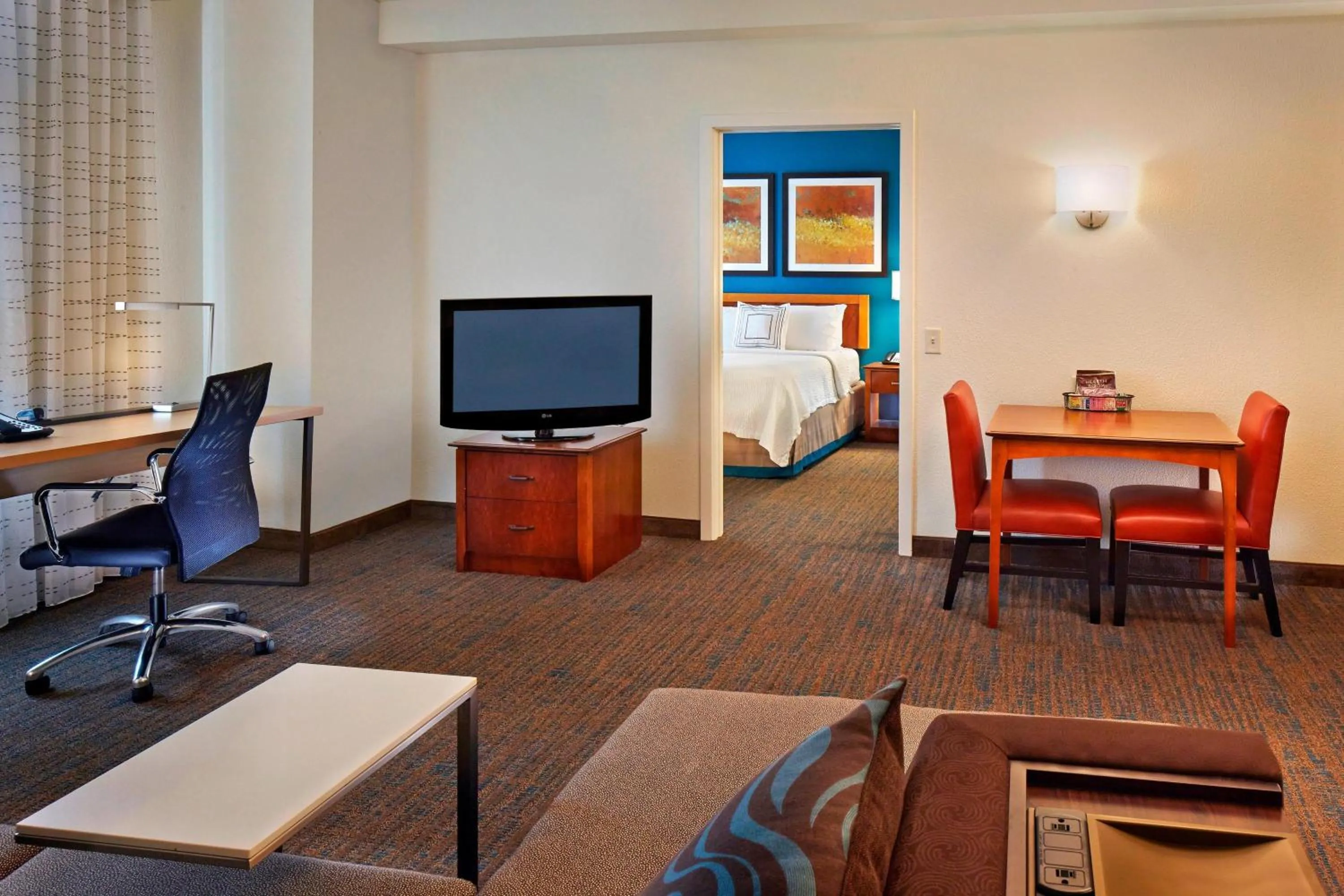 Bedroom in Residence Inn Philadelphia Conshohocken