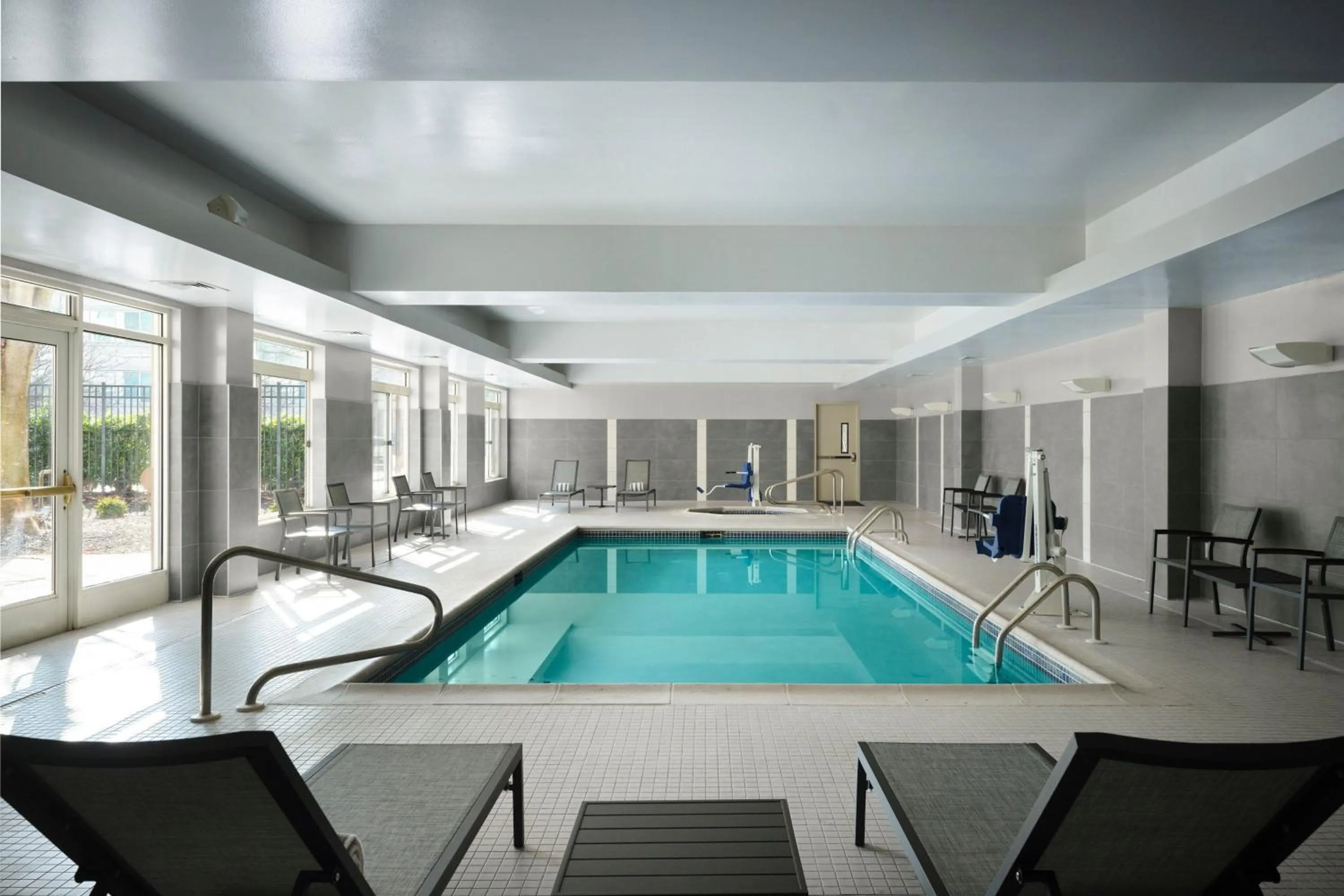 Swimming pool in Residence Inn Philadelphia Conshohocken