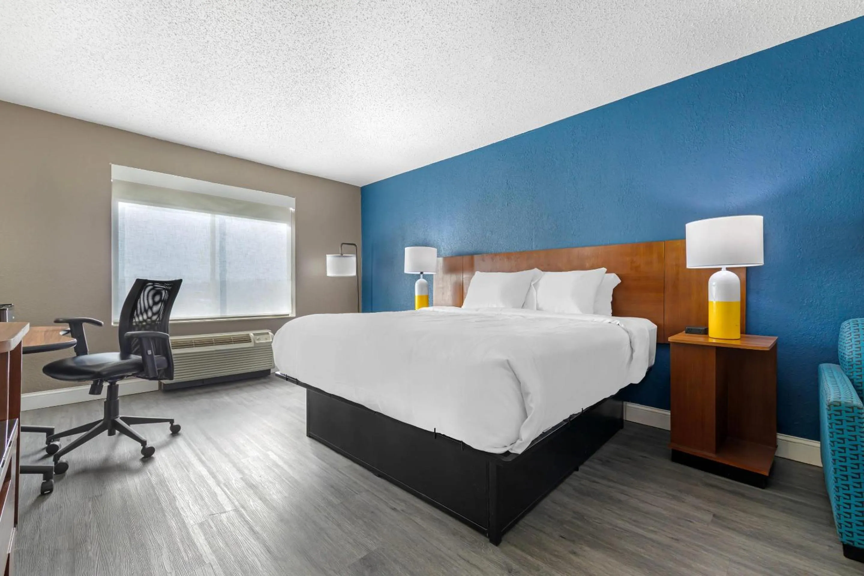 Bedroom, Bed in Comfort Inn & Suites Mt Laurel-Philadelphia