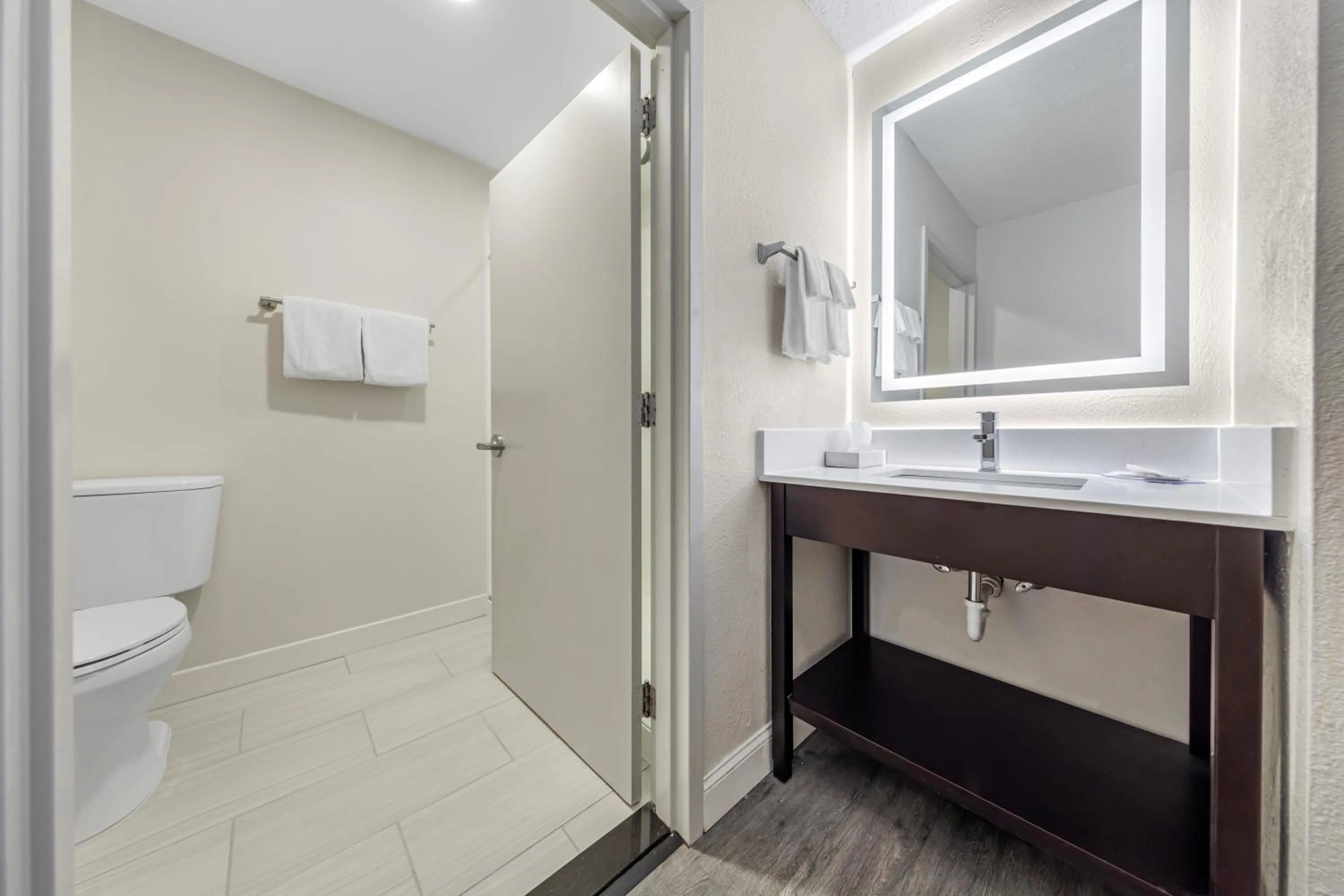 Toilet in Comfort Inn & Suites Mt Laurel-Philadelphia