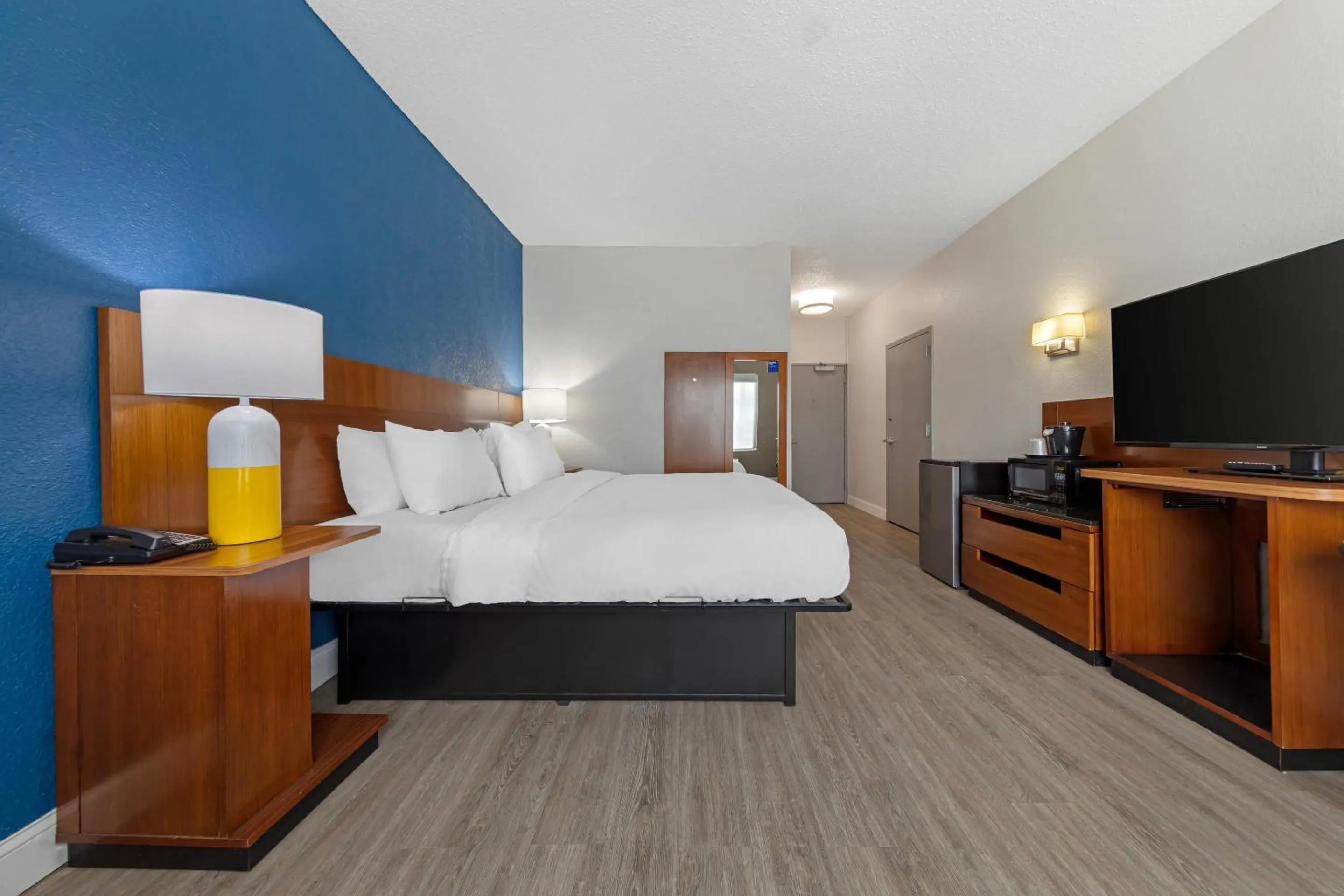 Bedroom, Bed in Comfort Inn & Suites Mt Laurel-Philadelphia