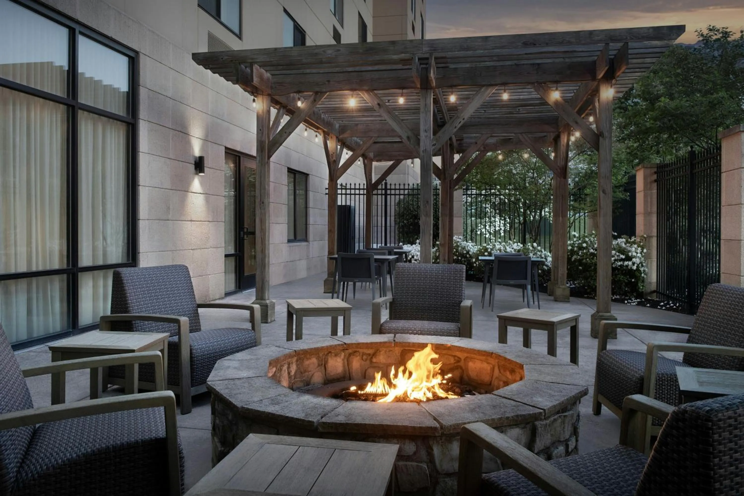 Lounge or bar in Courtyard Philadelphia Great Valley/Malvern