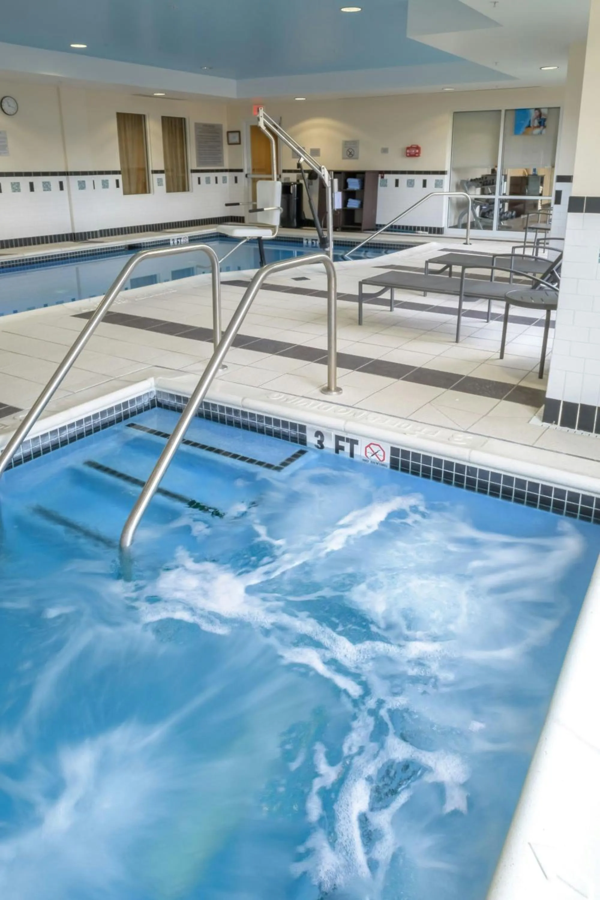 Swimming pool in Fairfield Inn & Suites Kennett Square
