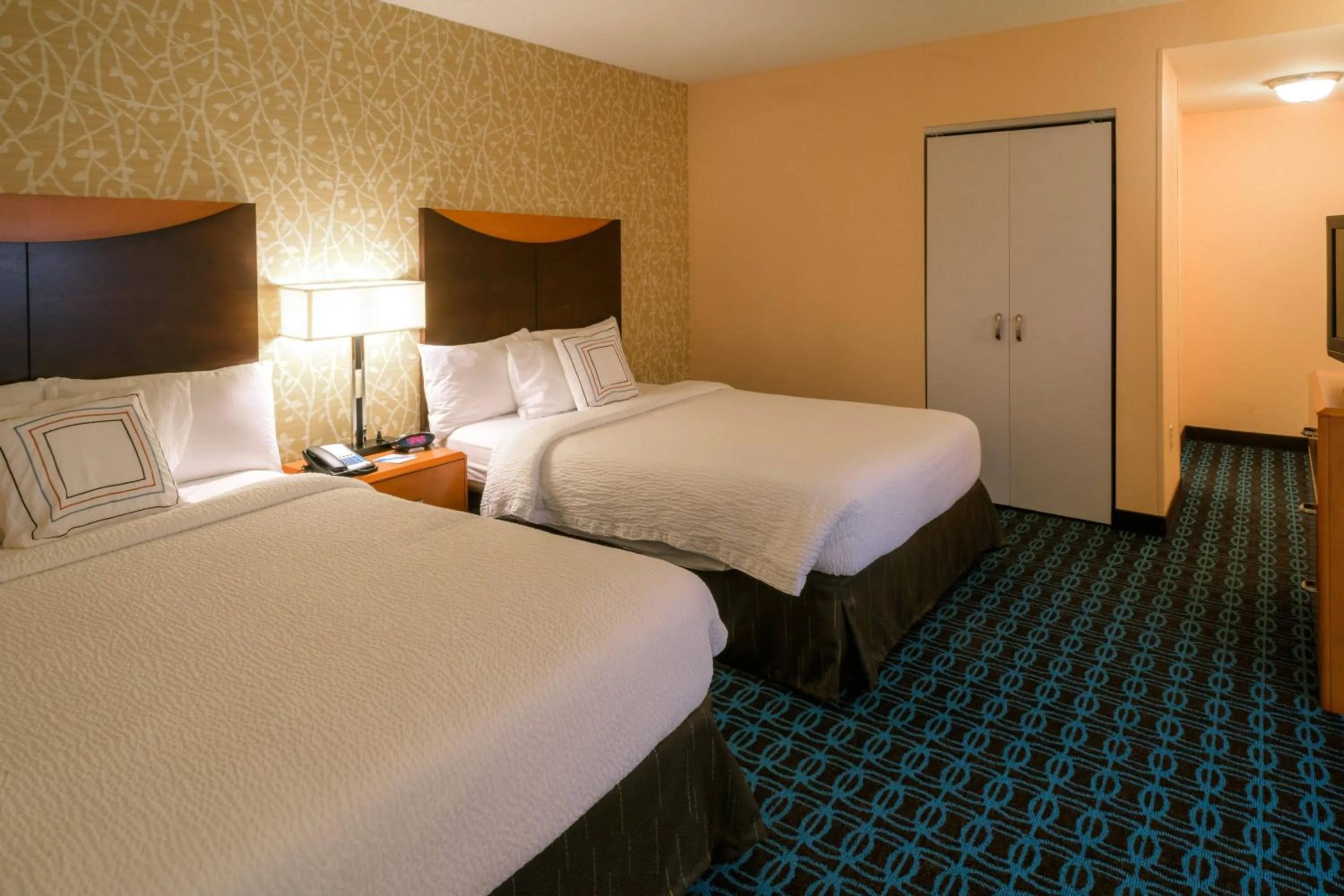 Bedroom, Bed in Fairfield Inn & Suites Kennett Square