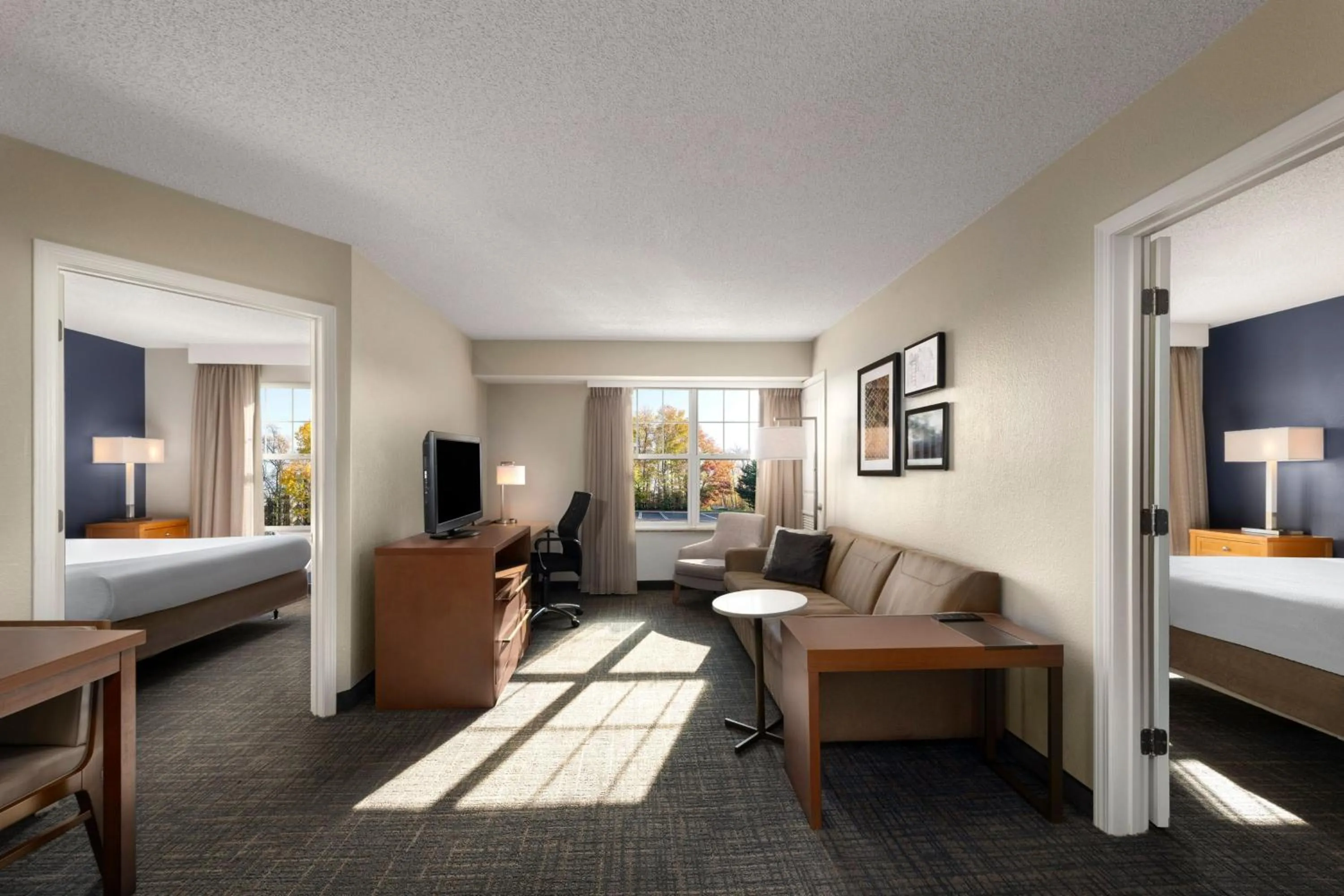 Bedroom, Bed in Residence Inn Mt. Laurel at Bishop's Gate