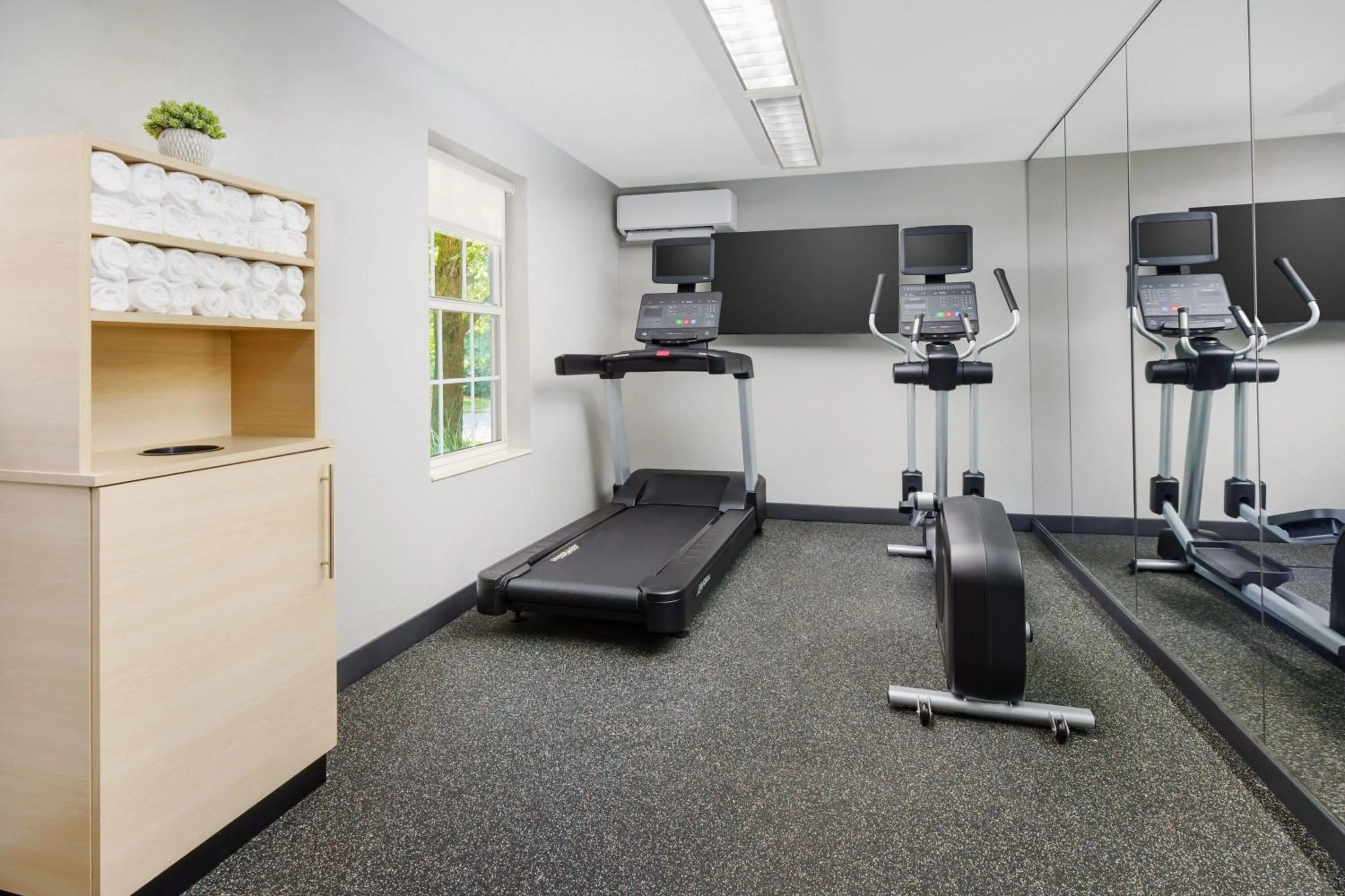 Fitness centre/facilities in TownePlace Suites Philadelphia Horsham