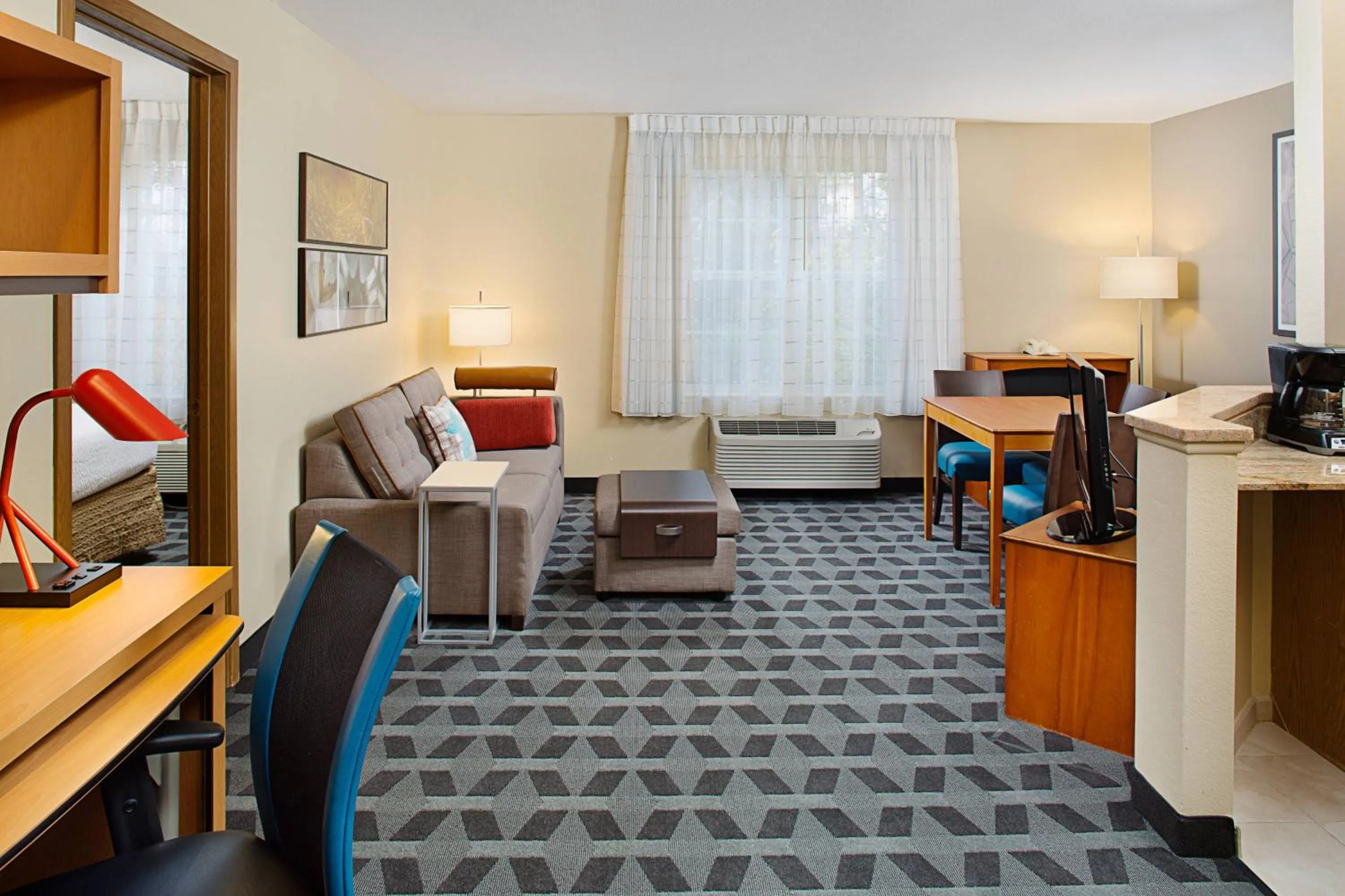 Living room in TownePlace Suites Philadelphia Horsham
