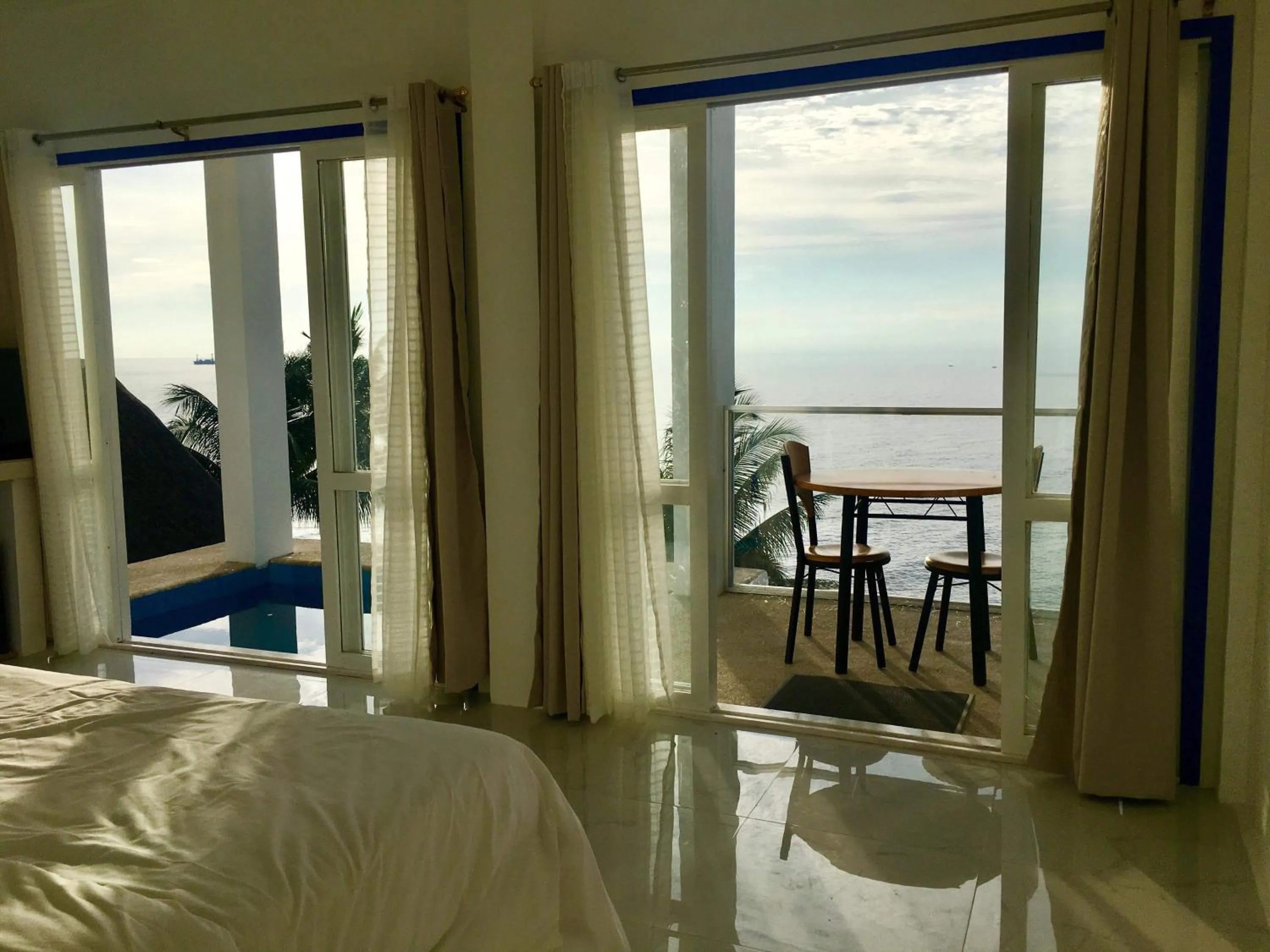 Bed in Bintana Sa Paraiso