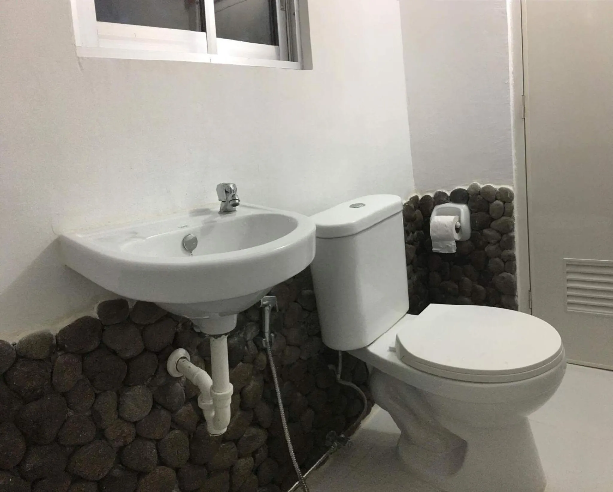 Shower in Bintana Sa Paraiso