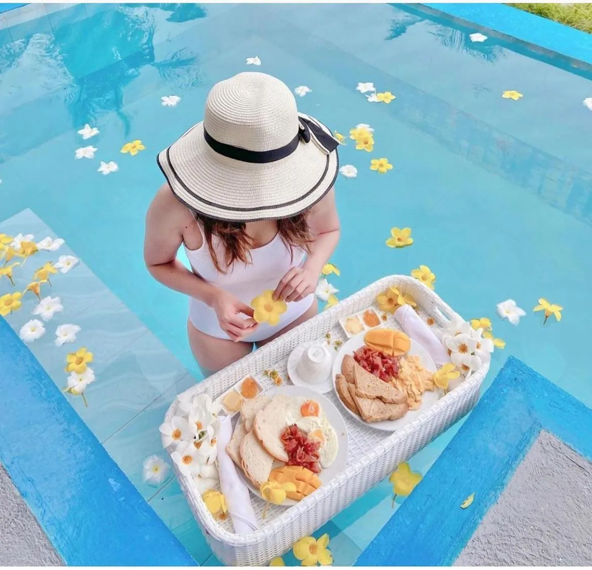 Swimming pool in Bintana Sa Paraiso