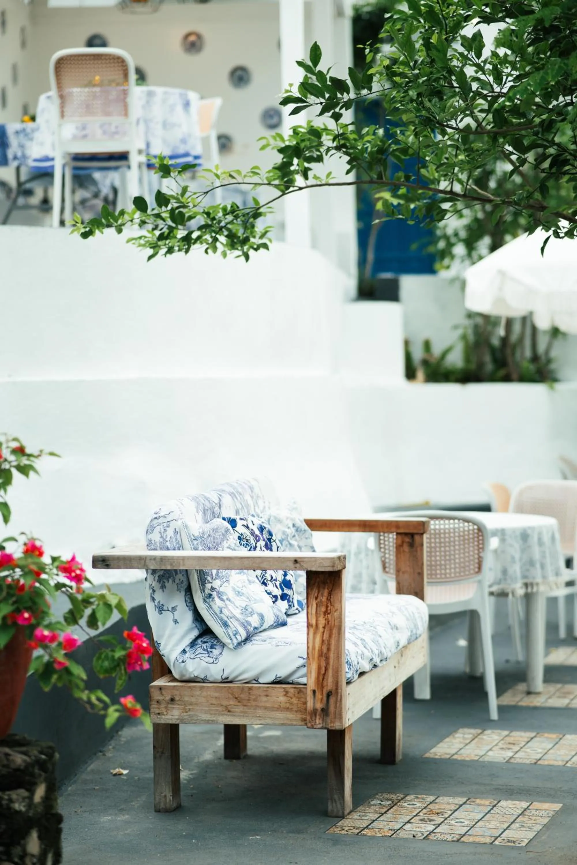 Property building in Bintana Sa Paraiso