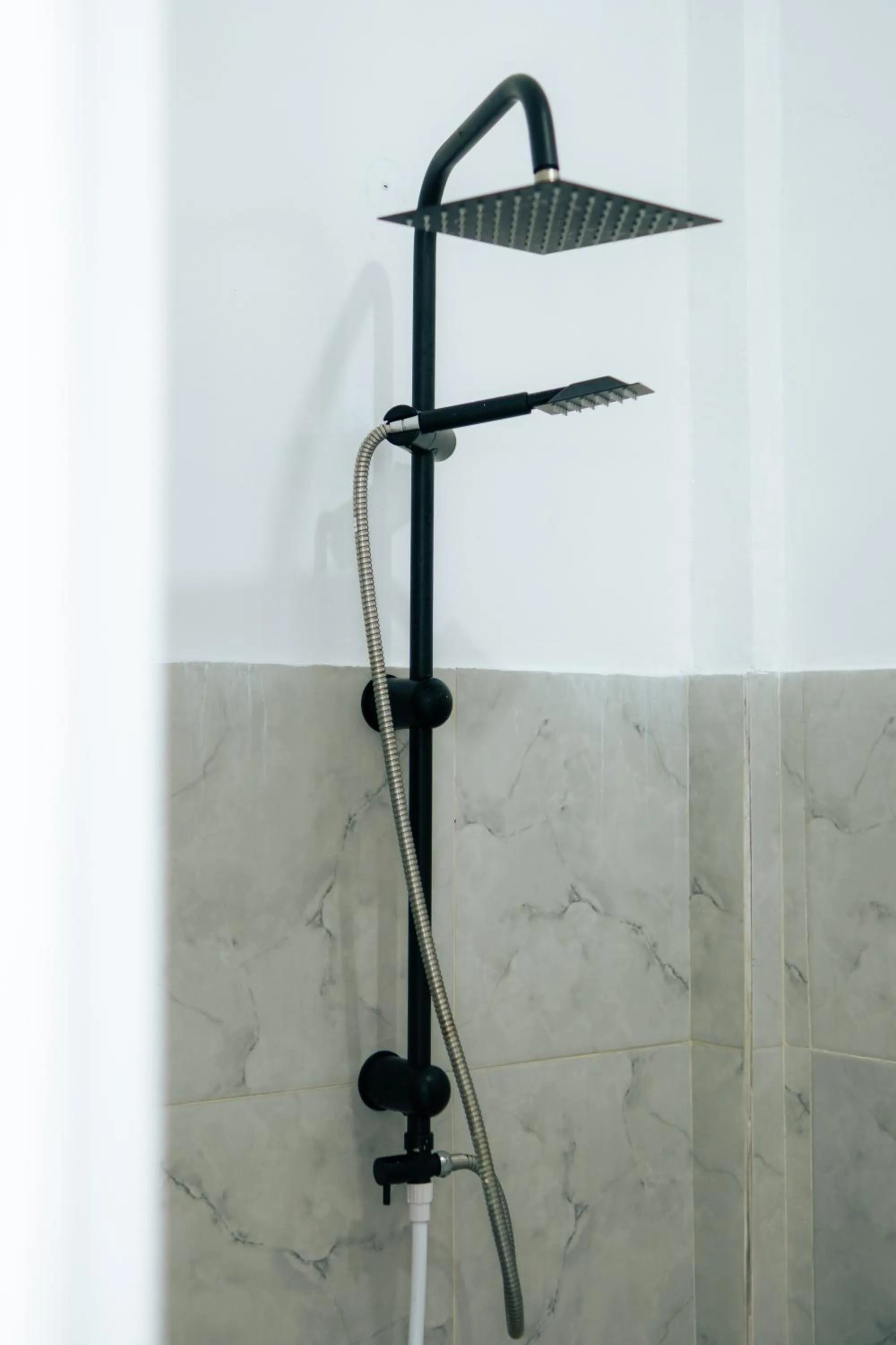 Shower in Bintana Sa Paraiso