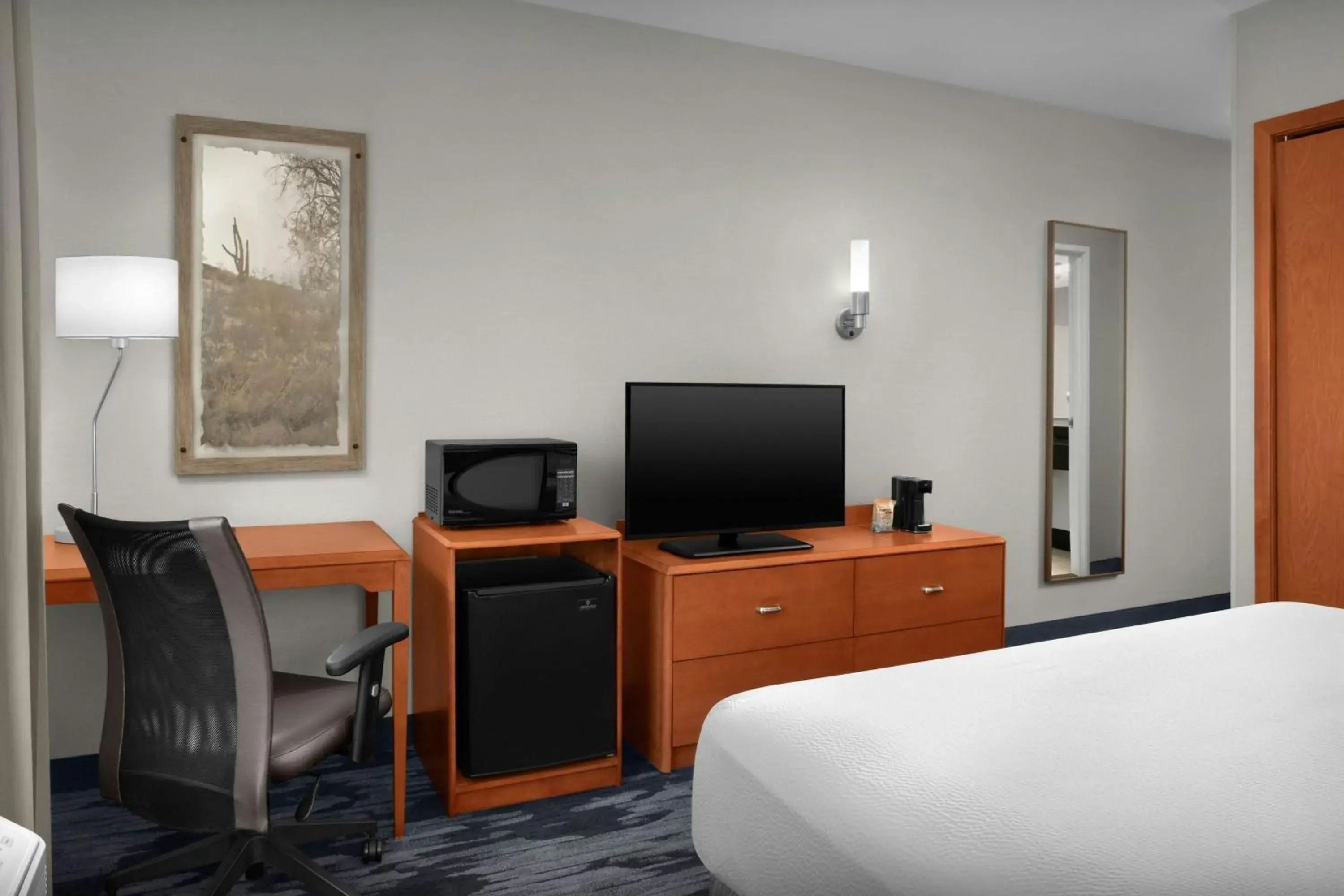 King Room - Hearing Accessible in Fairfield Inn and Suites Phoenix Chandler Fashion Center King Room - Hearing Accessible in Fairfield Inn and Suites Phoenix Chandler Fashion Center
