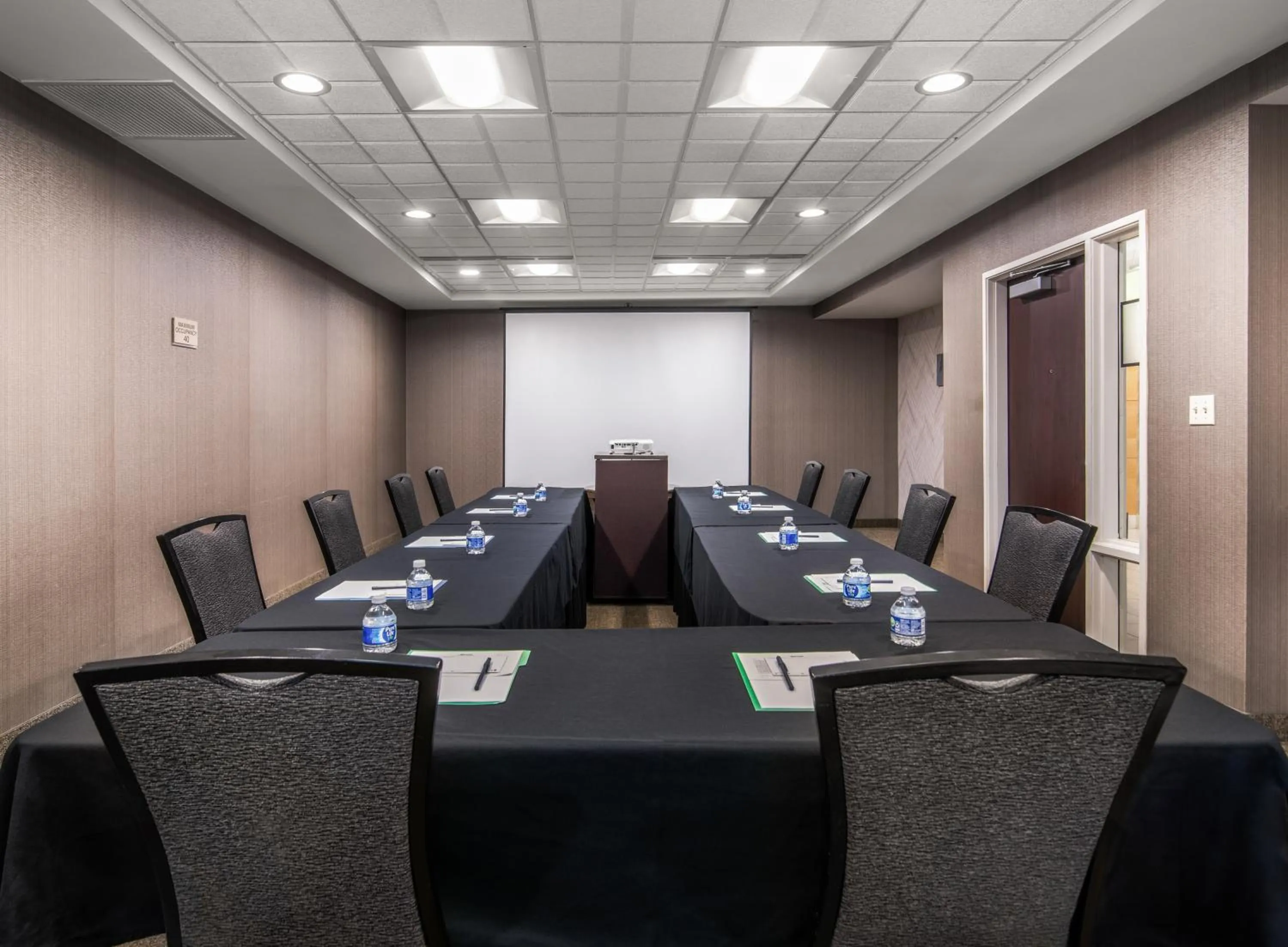 Meeting/conference room in SpringHill Suites Phoenix Glendale Sports & Entertainment District