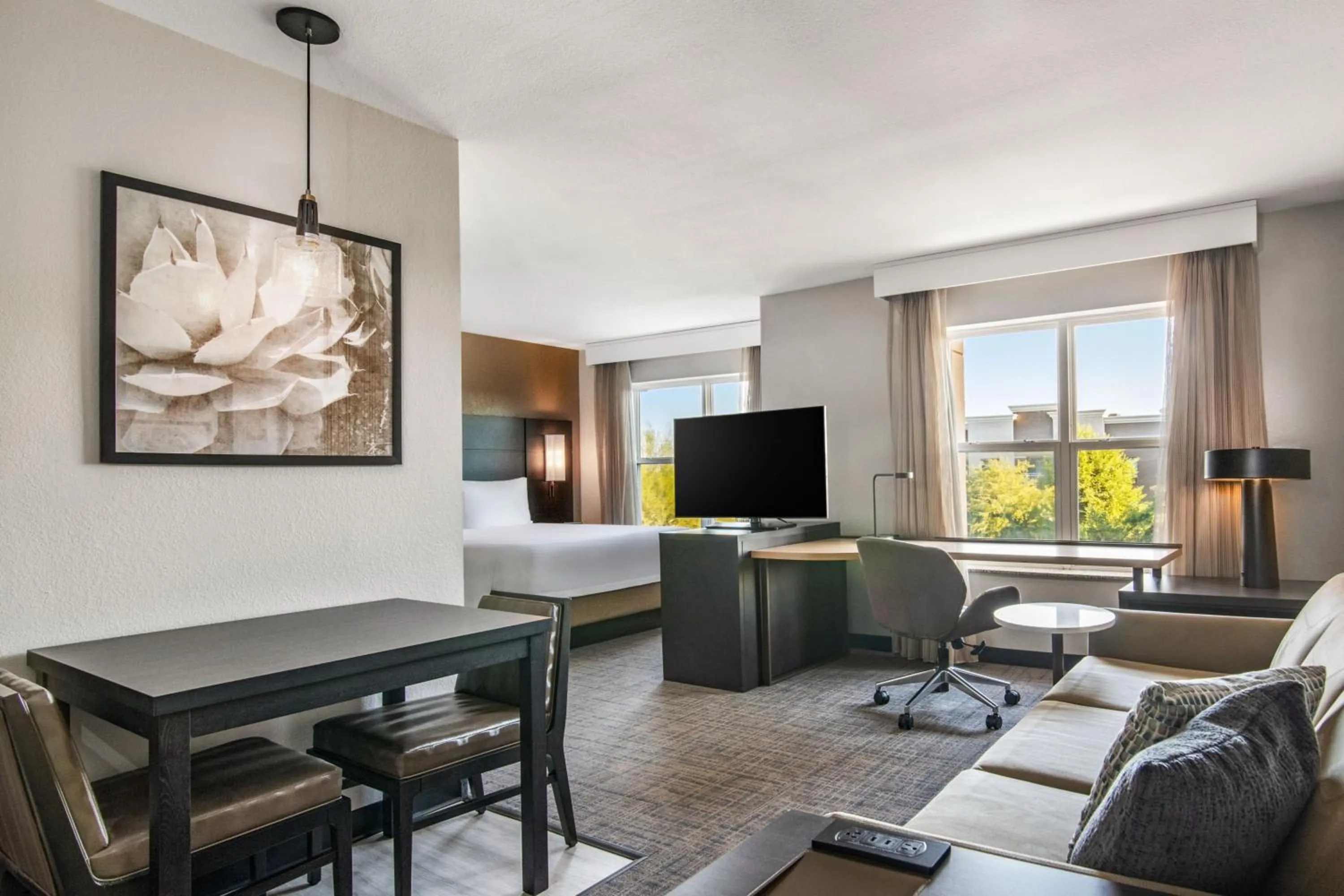 Photo of the whole room in Residence Inn Phoenix Glendale Sports & Entertainment District