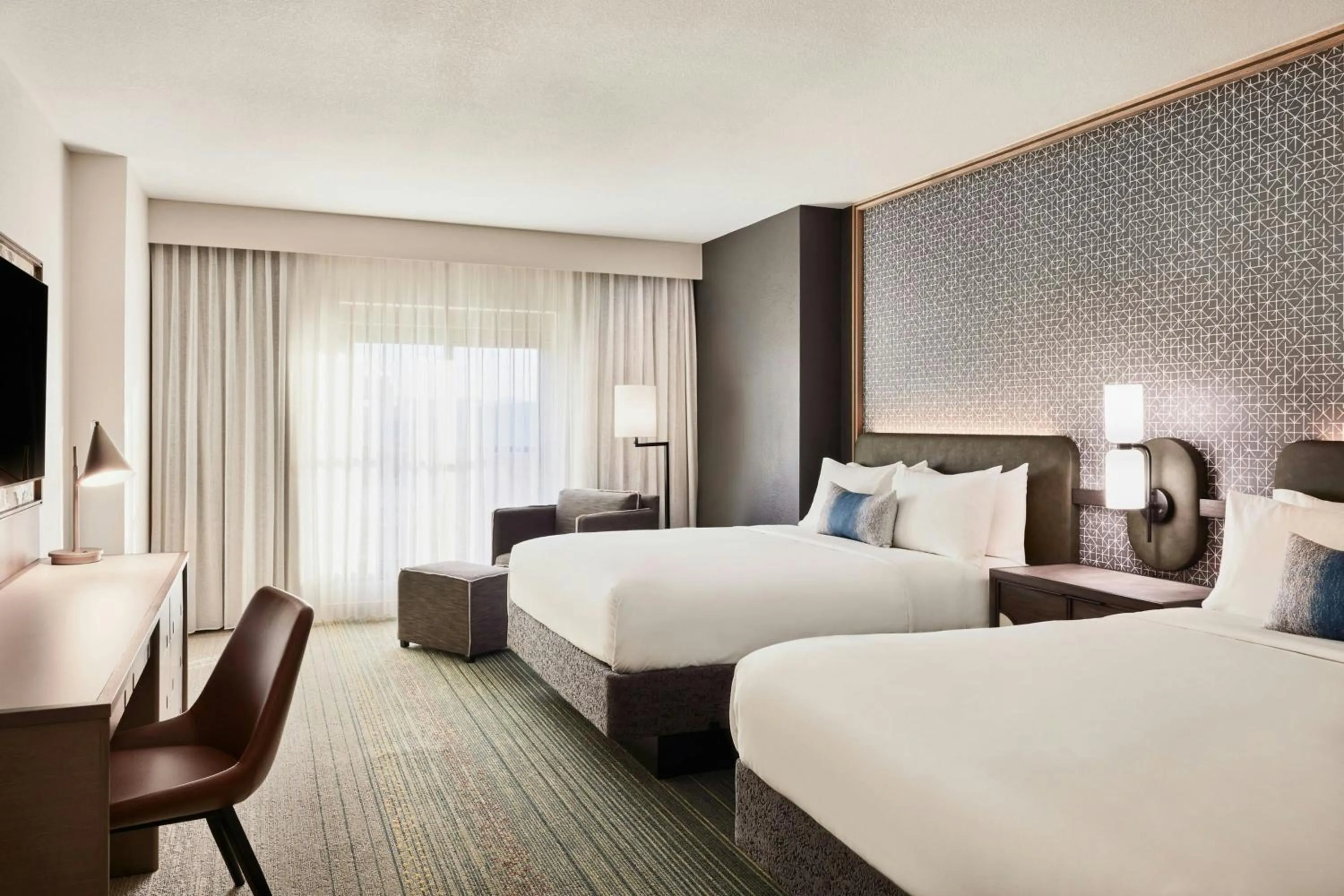 Photo of the whole room, Bed in Renaissance Phoenix Glendale Hotel & Conference Center