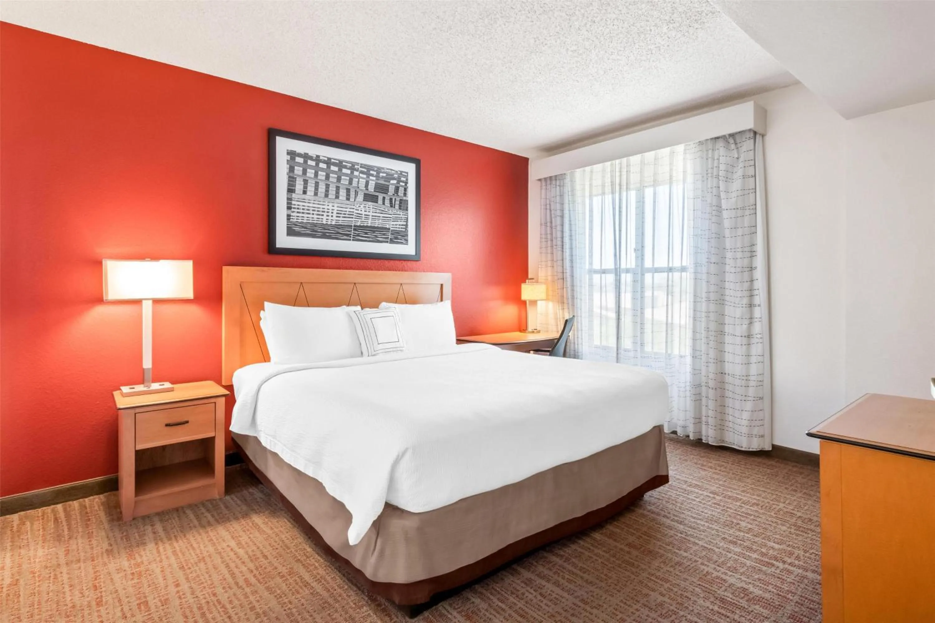 Photo of the whole room, Bed in Sonesta ES Suites Phoenix Goodyear