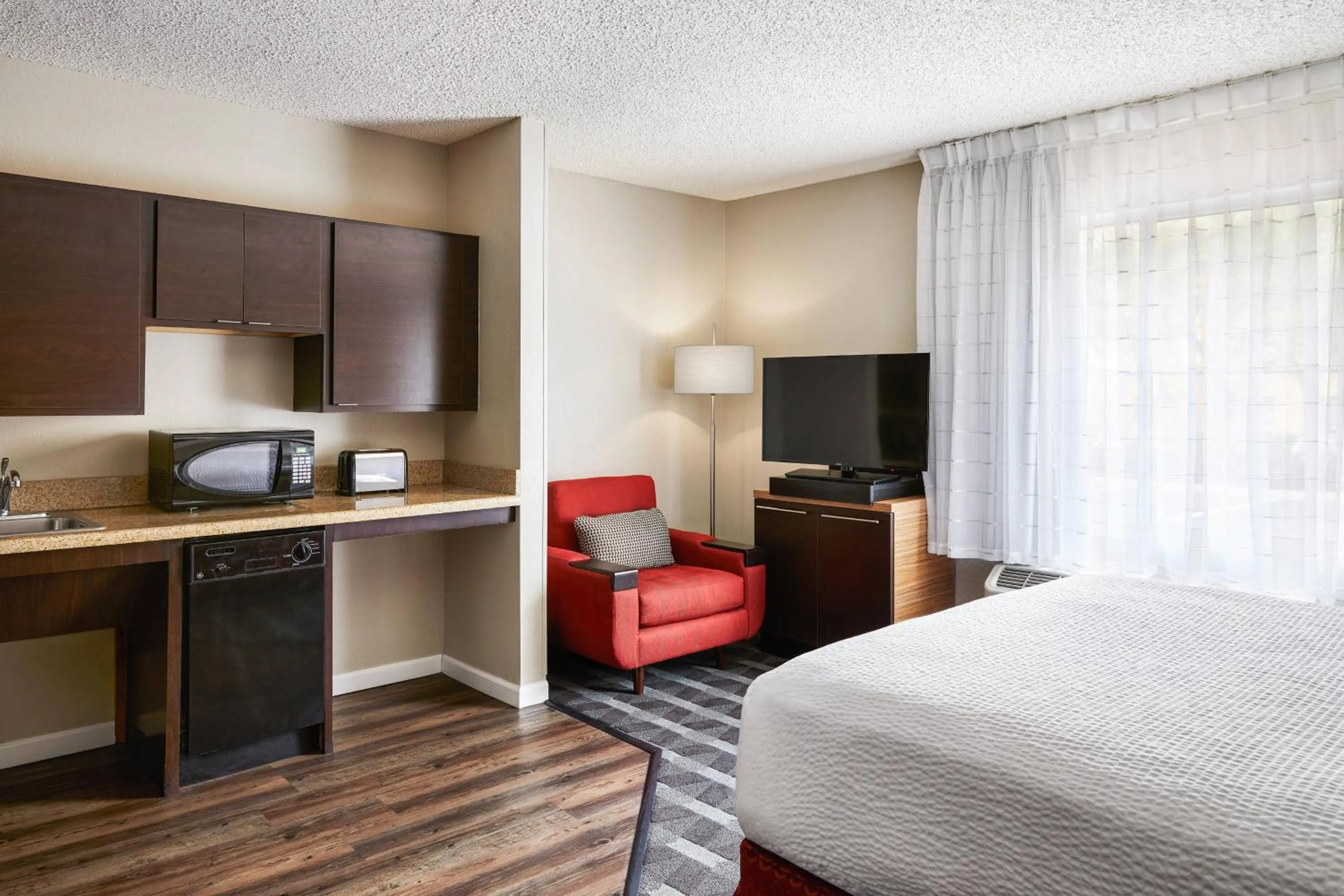 Bedroom, Bed in TownePlace Suites Tempe at Arizona Mills Mall