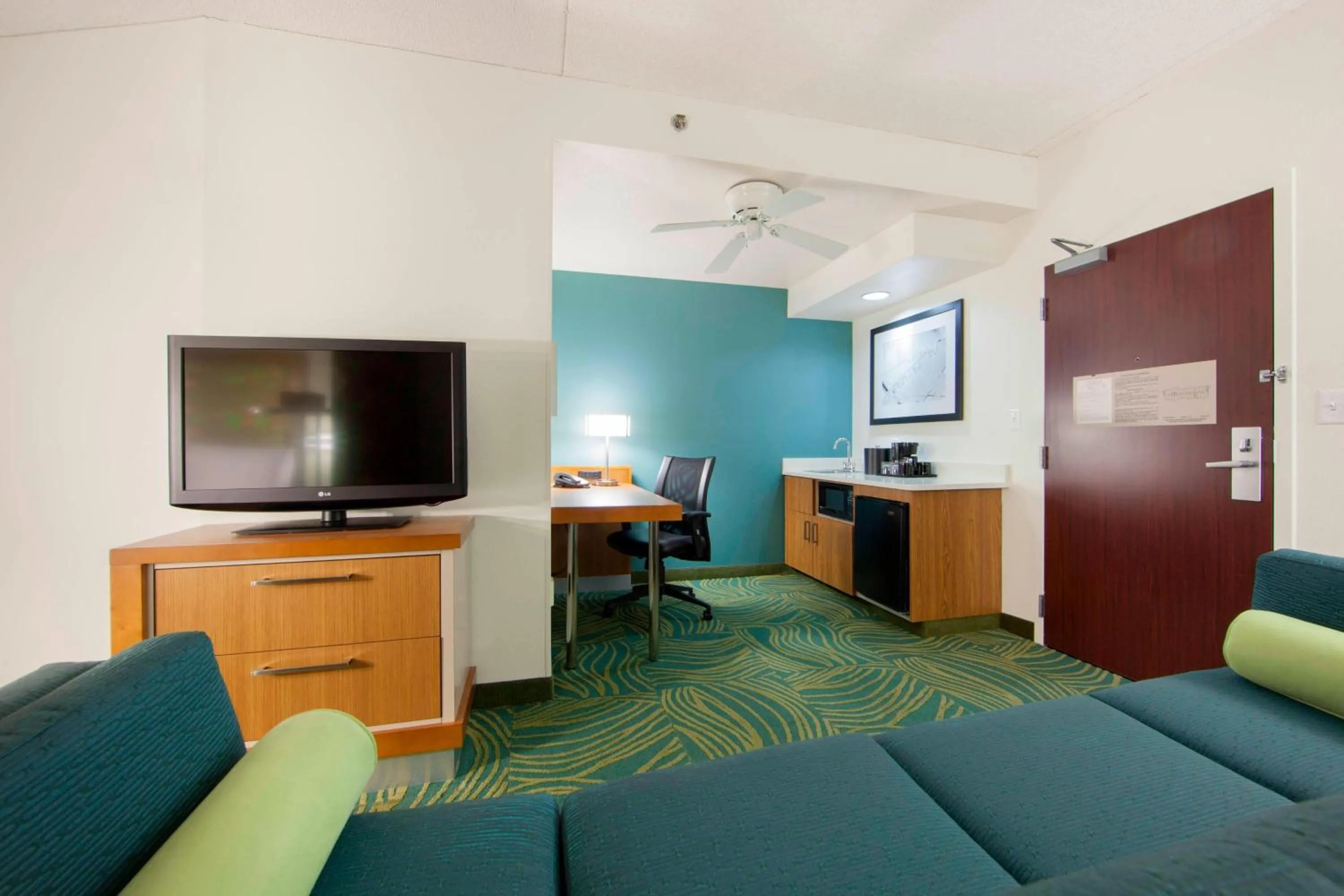 Living room in SpringHill Suites Phoenix Tempe Airport
