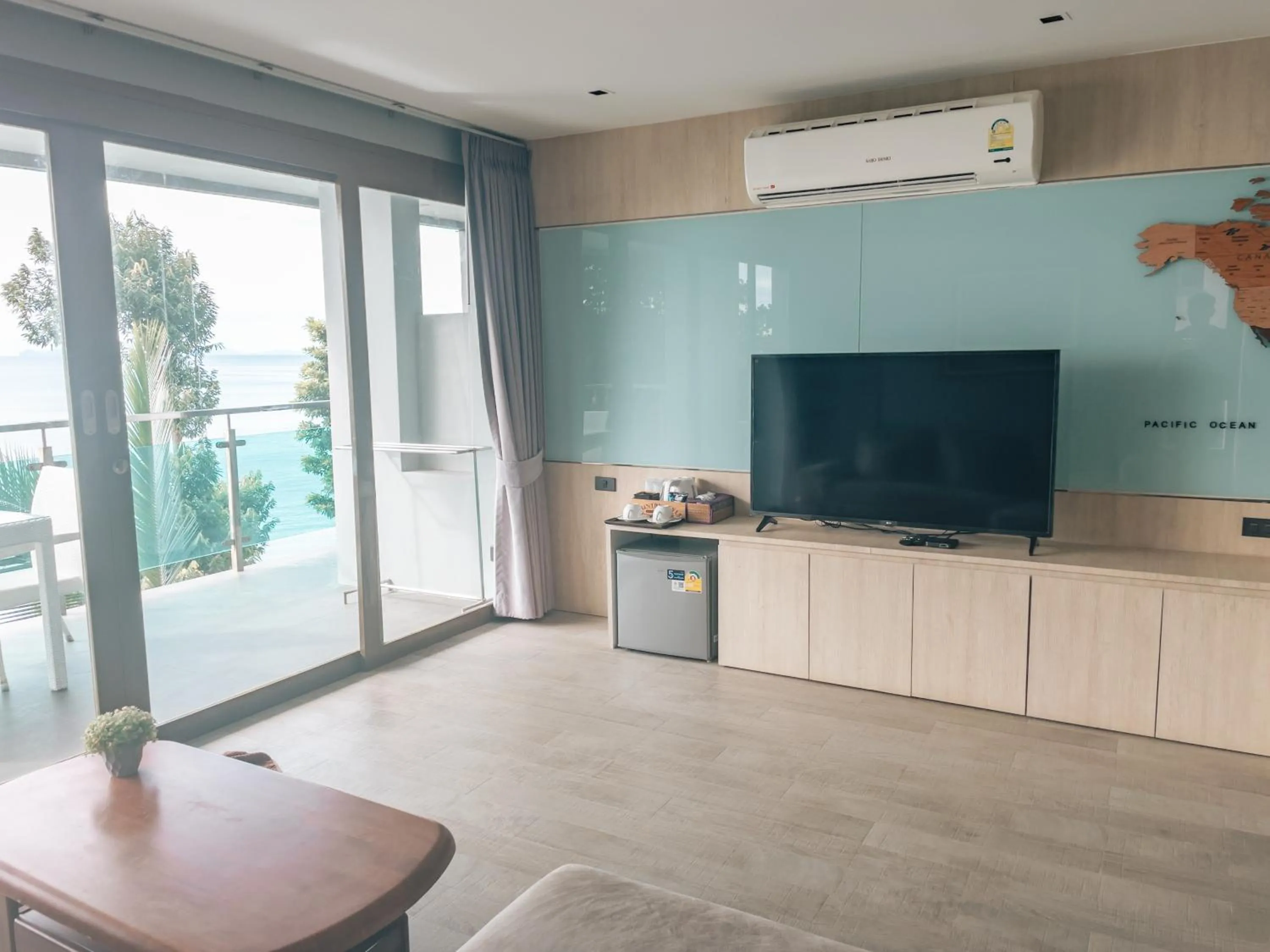 TV and multimedia in Cliff Lanta Suite-Koh Lanta Krabi