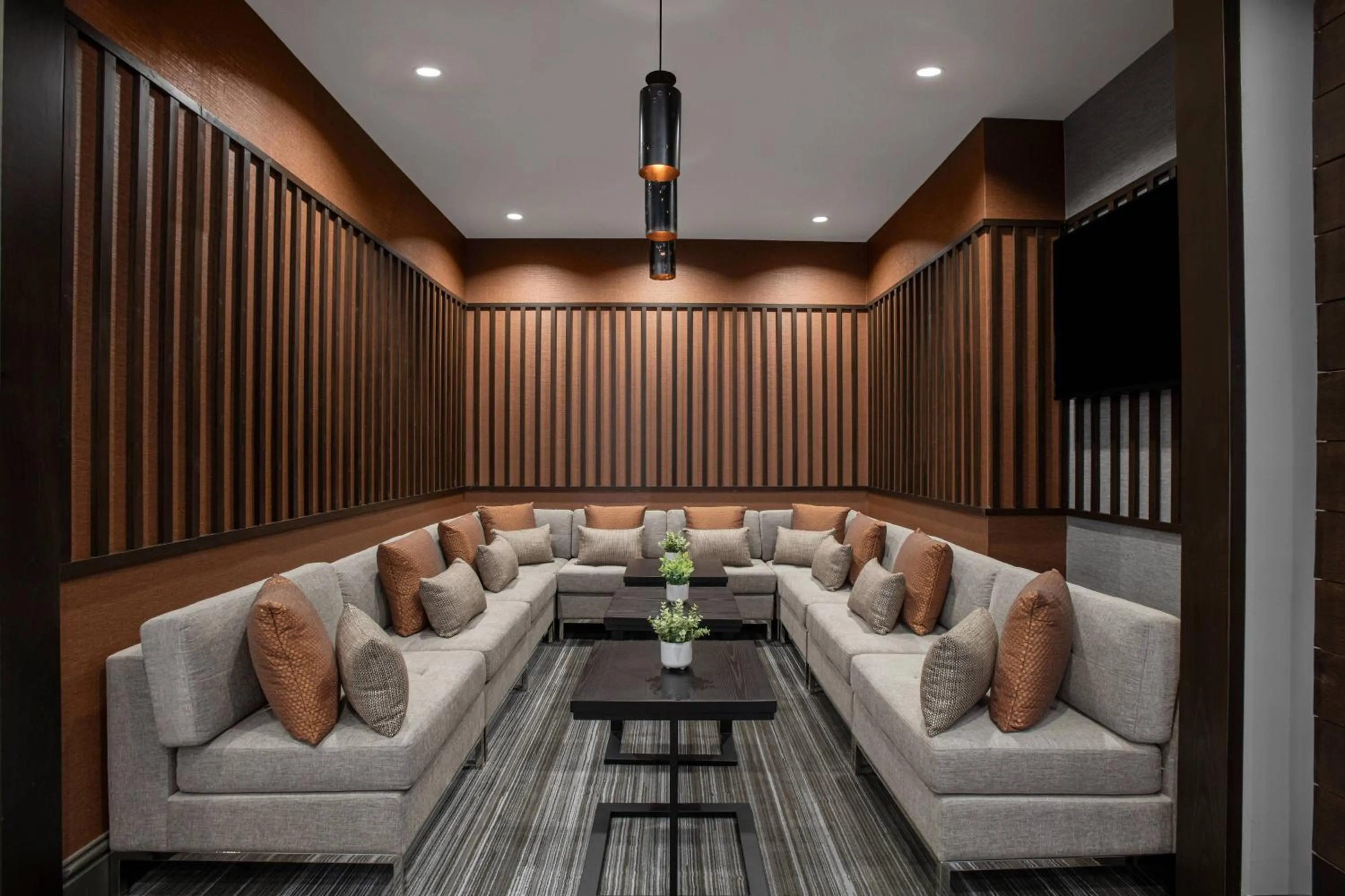 Restaurant/places to eat in Pittsburgh Marriott North