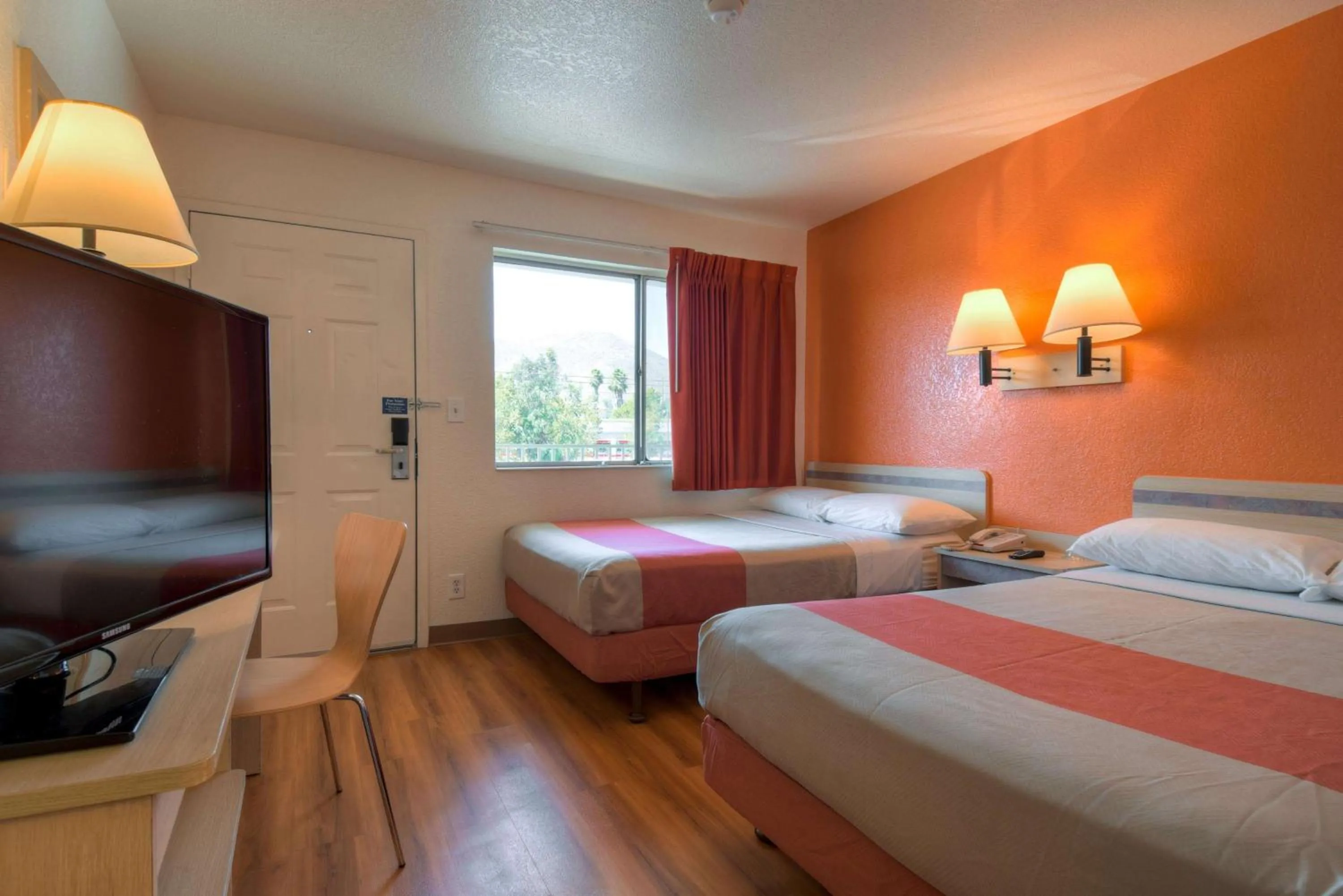 TV and multimedia, Bed in Motel 6-Jurupa Valley, CA - Riverside West