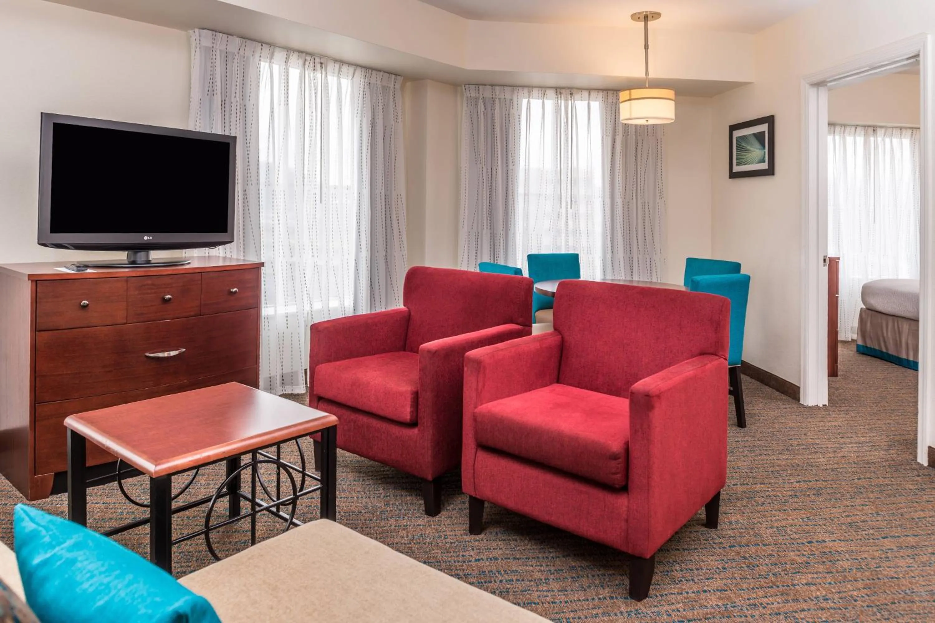Living room in Residence Inn Pittsburgh North Shore