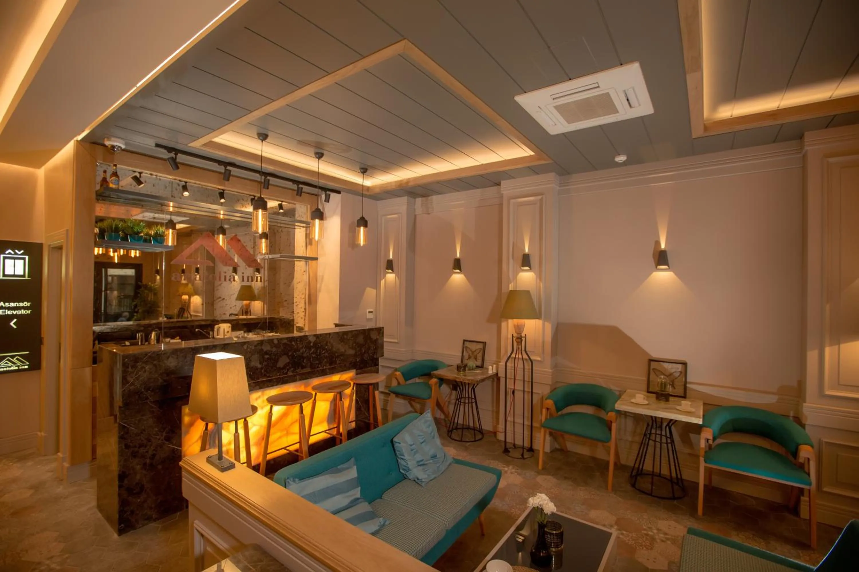 Nightclub / DJ in Anatolia Inn