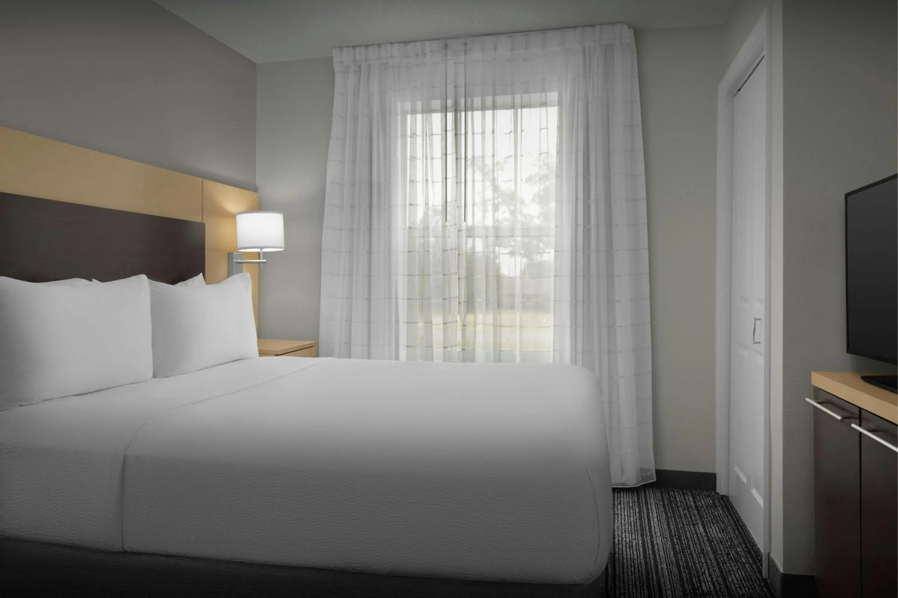 Bedroom, Bed in TownePlace Suites Pensacola