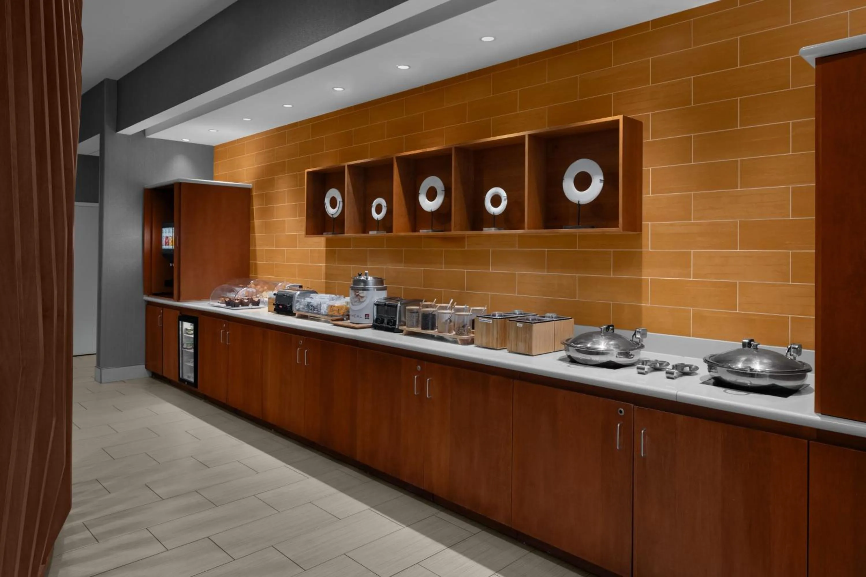 Breakfast in SpringHill Suites Pittsburgh Southside Works