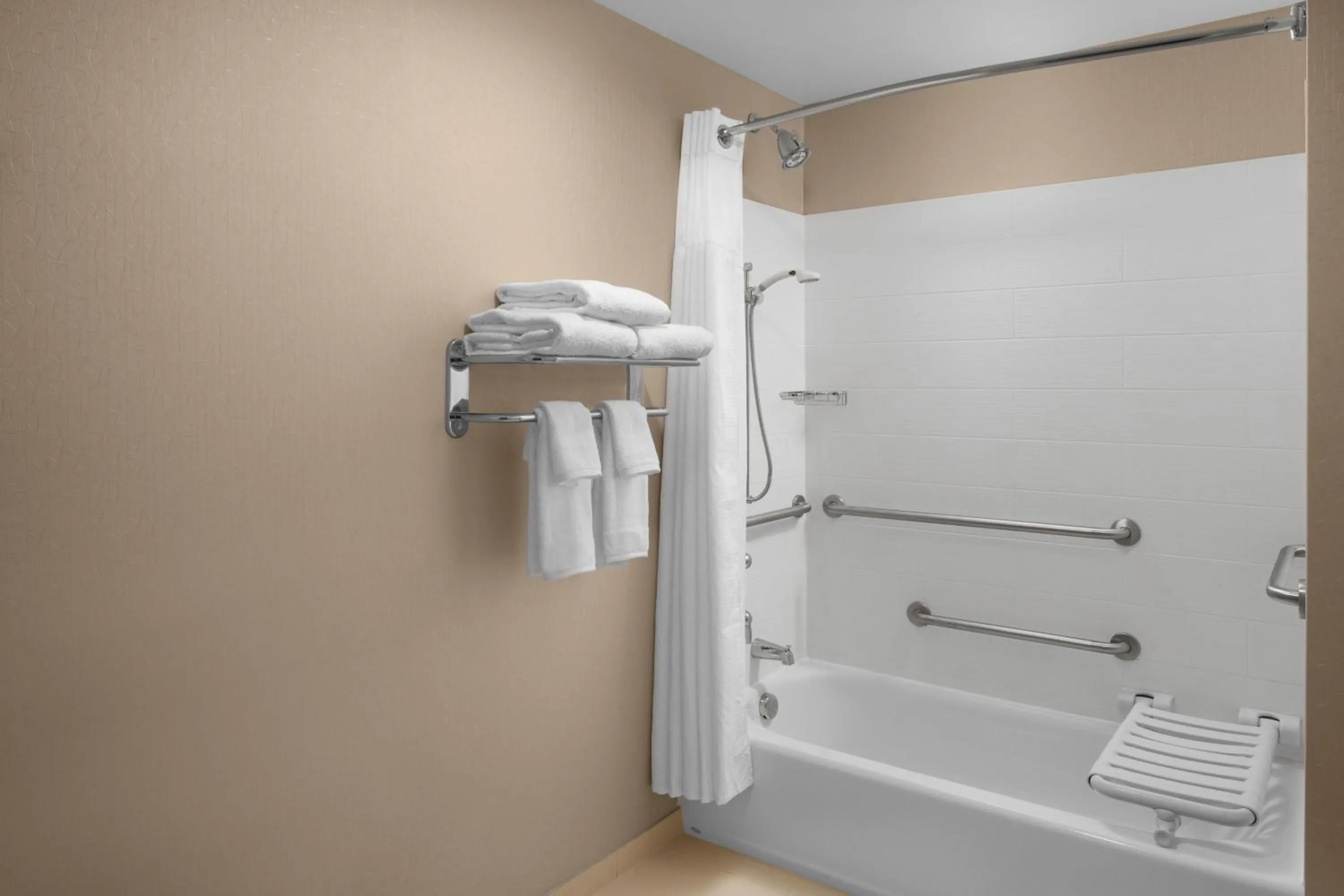 Bathroom in SpringHill Suites Pittsburgh Southside Works