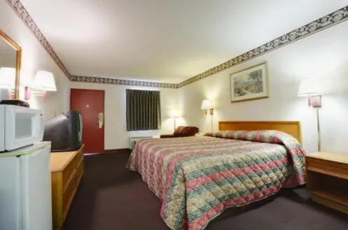 Photo of the whole room in Americas Best Value Inn & Suites Macon