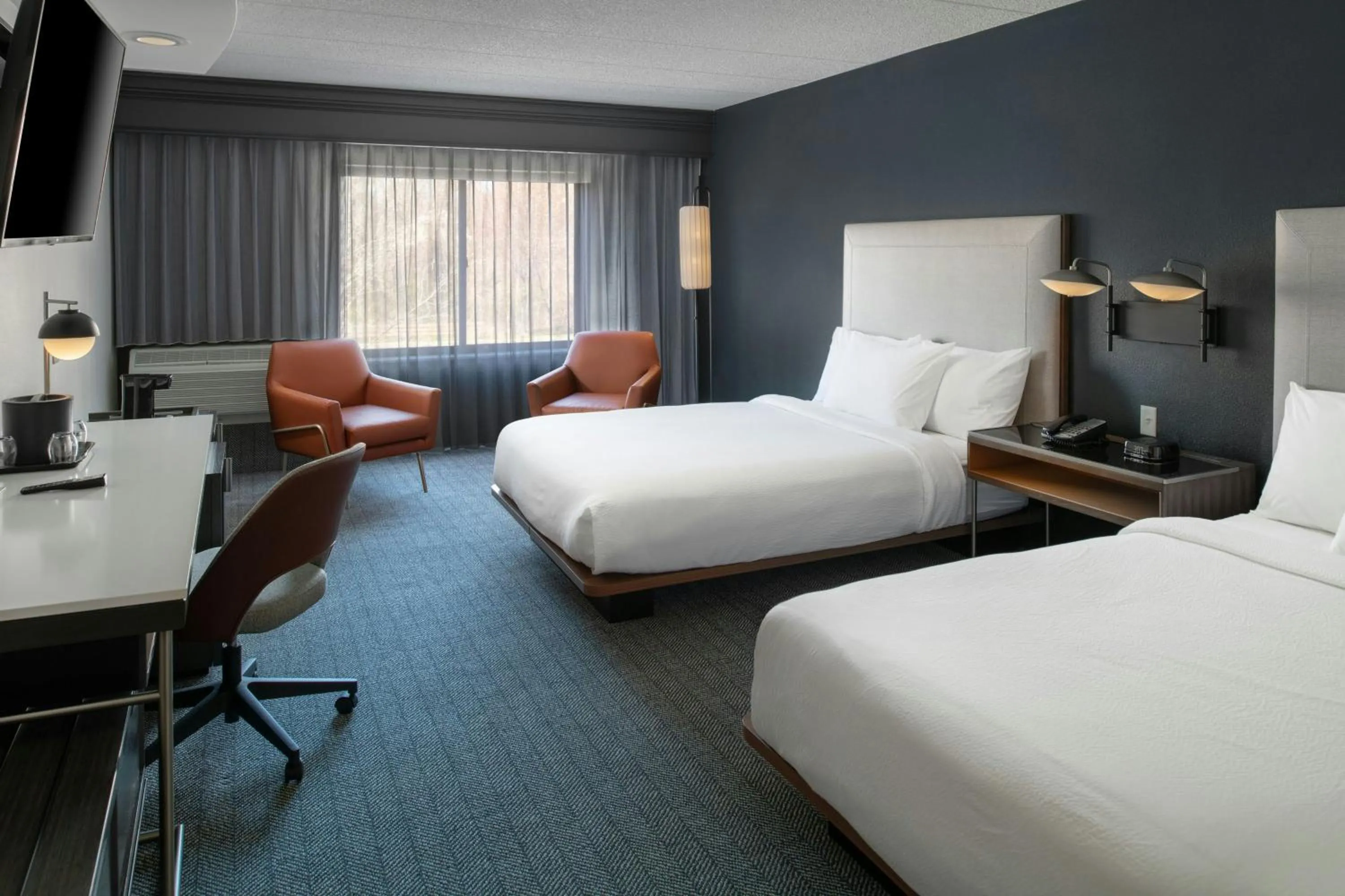 Photo of the whole room, Bed in Courtyard by Marriott Providence Lincoln
