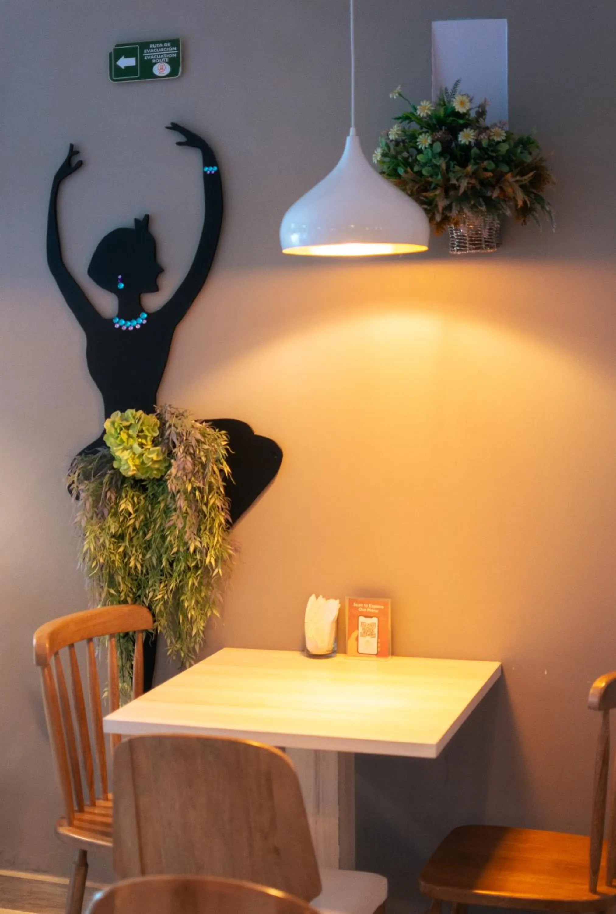 Restaurant/places to eat in Hotel Zi One Luxury