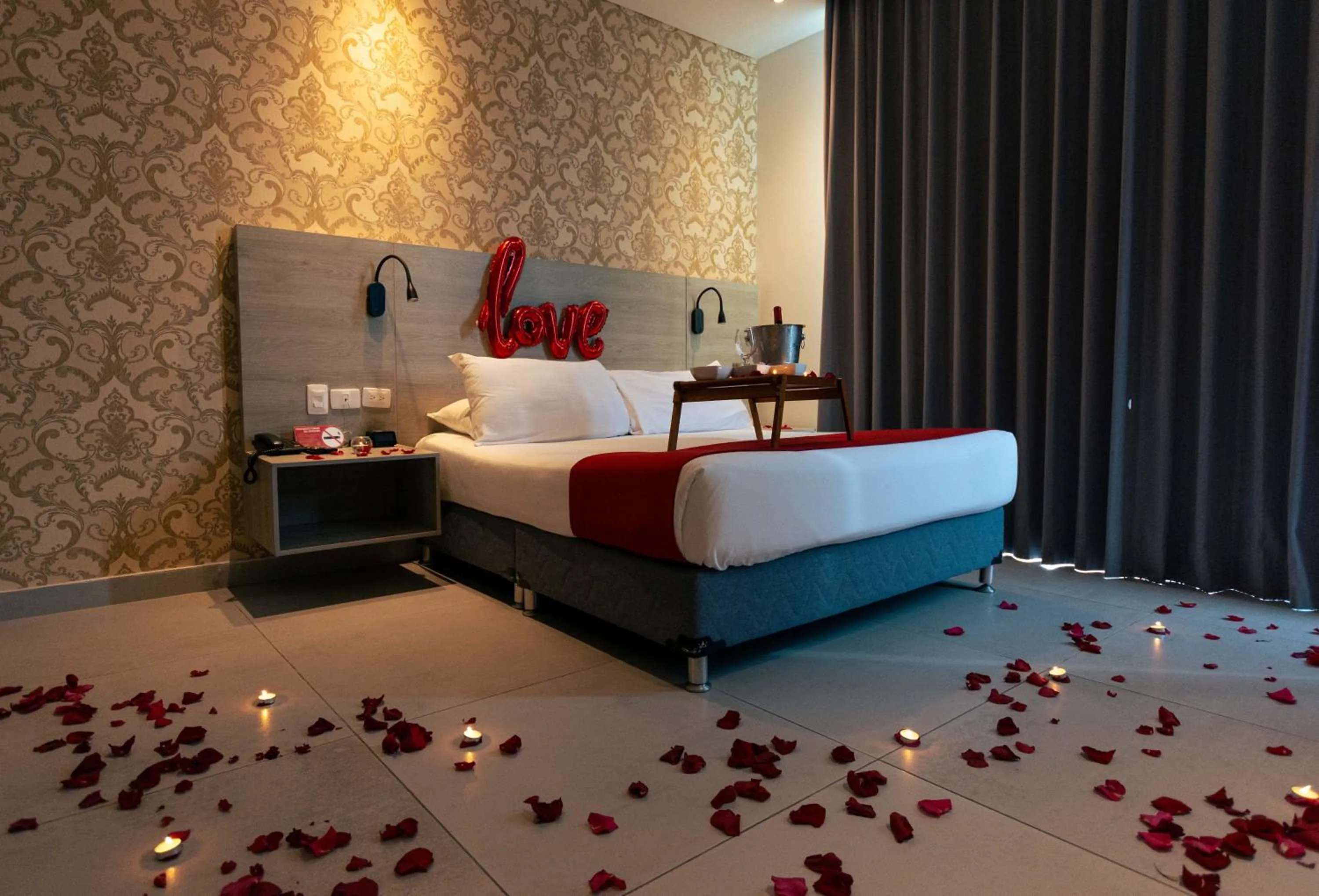 concierge, Bed in Hotel Zi One Luxury